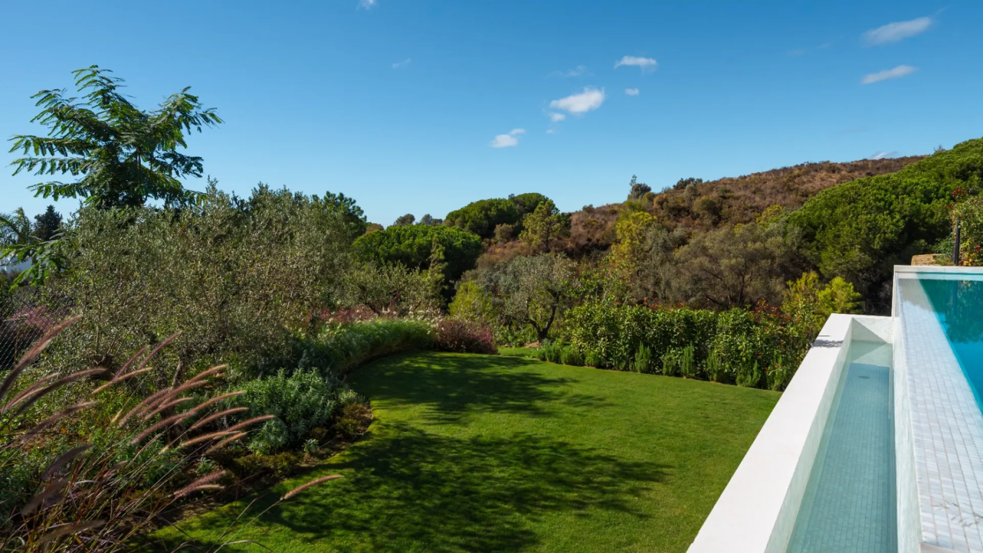 For sale 5 bedrooms villa in Marbella Hill Club