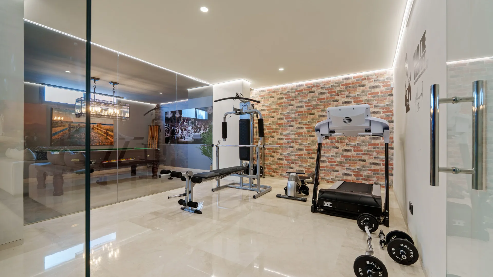 Villa with 6 bedrooms for sale in Nueva Andalucia