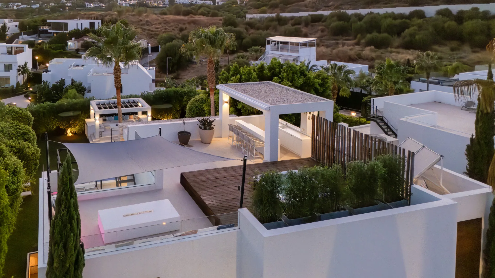 Villa with 6 bedrooms for sale in Nueva Andalucia