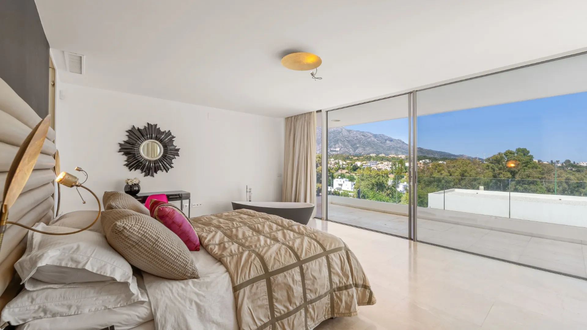 For sale La Cerquilla villa with 7 bedrooms