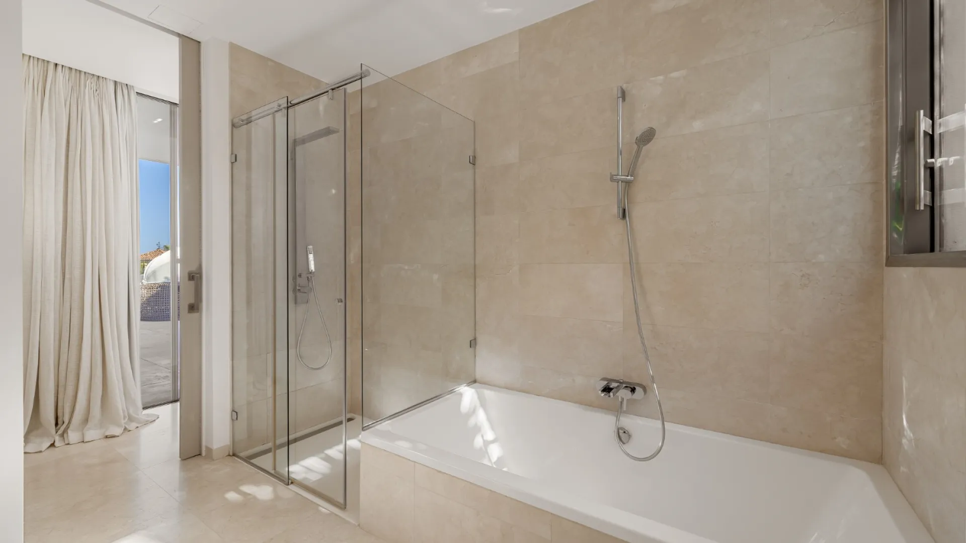 For sale La Cerquilla villa with 7 bedrooms