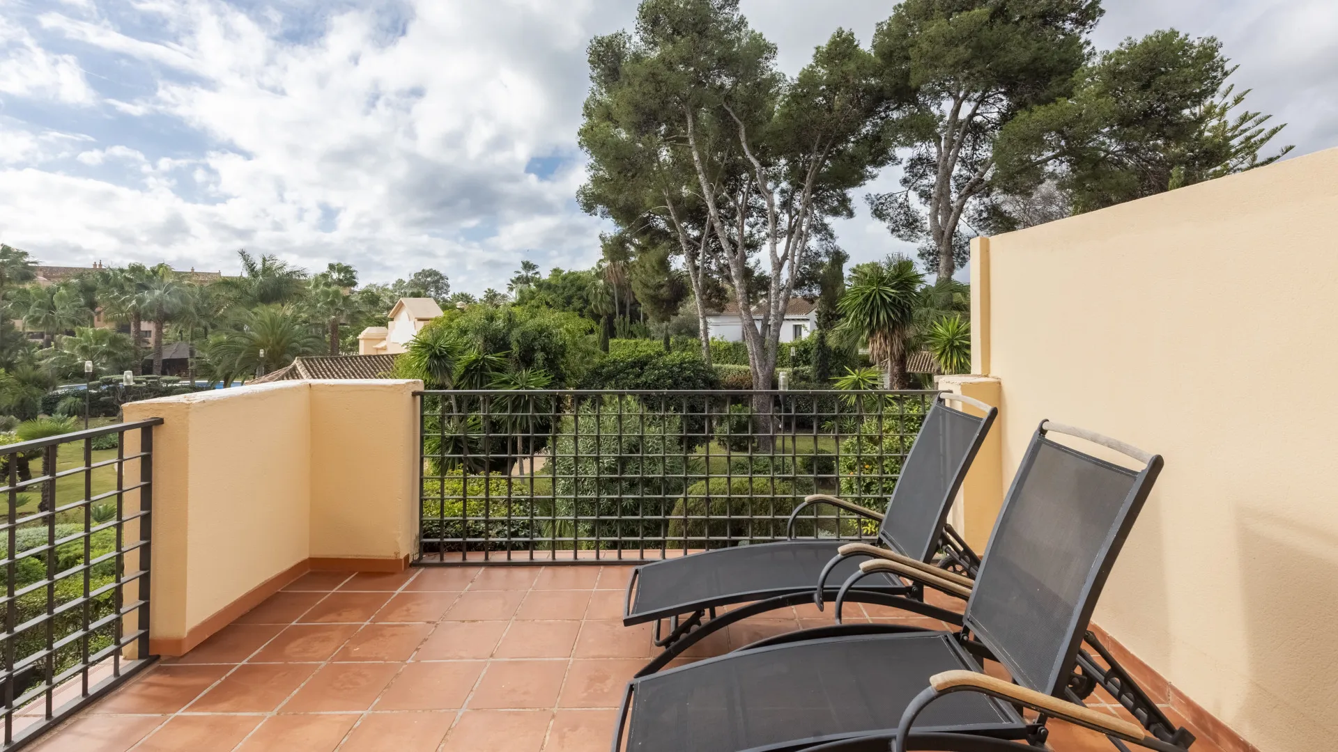 Comprar apartamento en Las Mimosas con 2 dormitorios