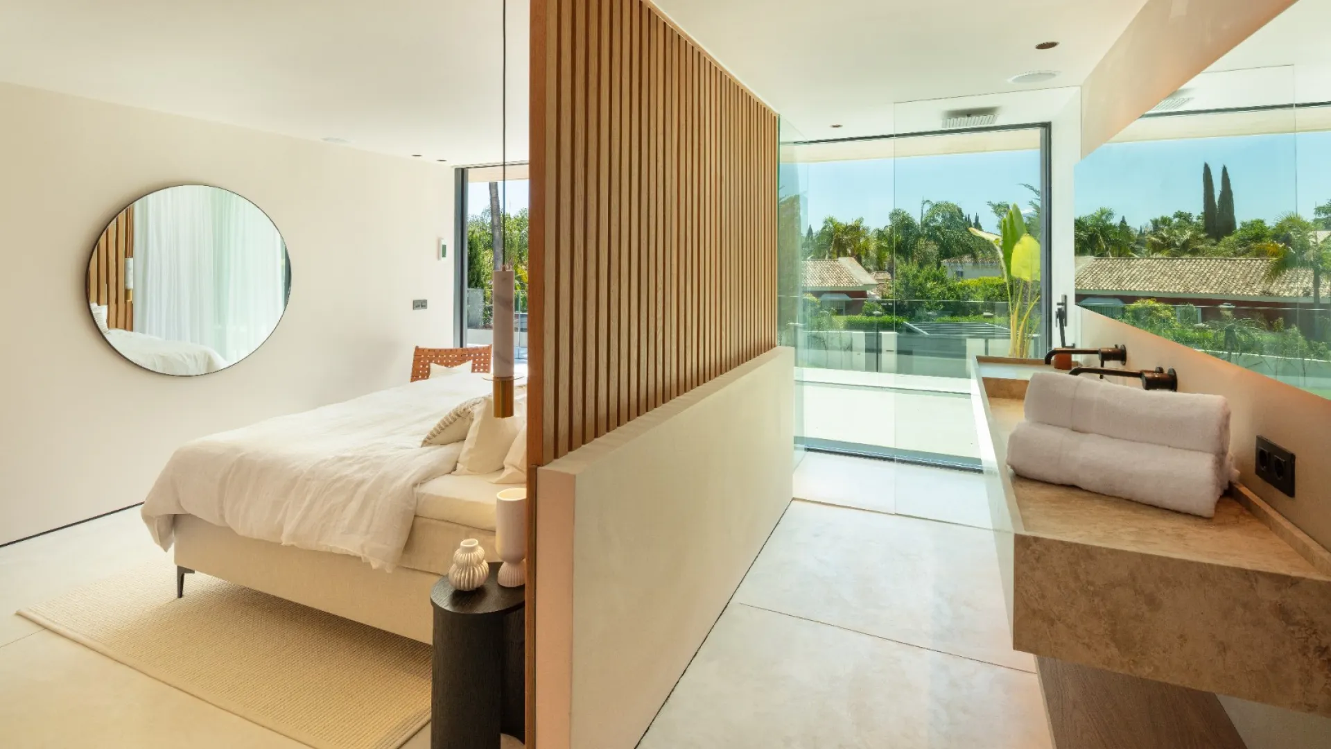 For sale villa with 4 bedrooms in Nueva Andalucia