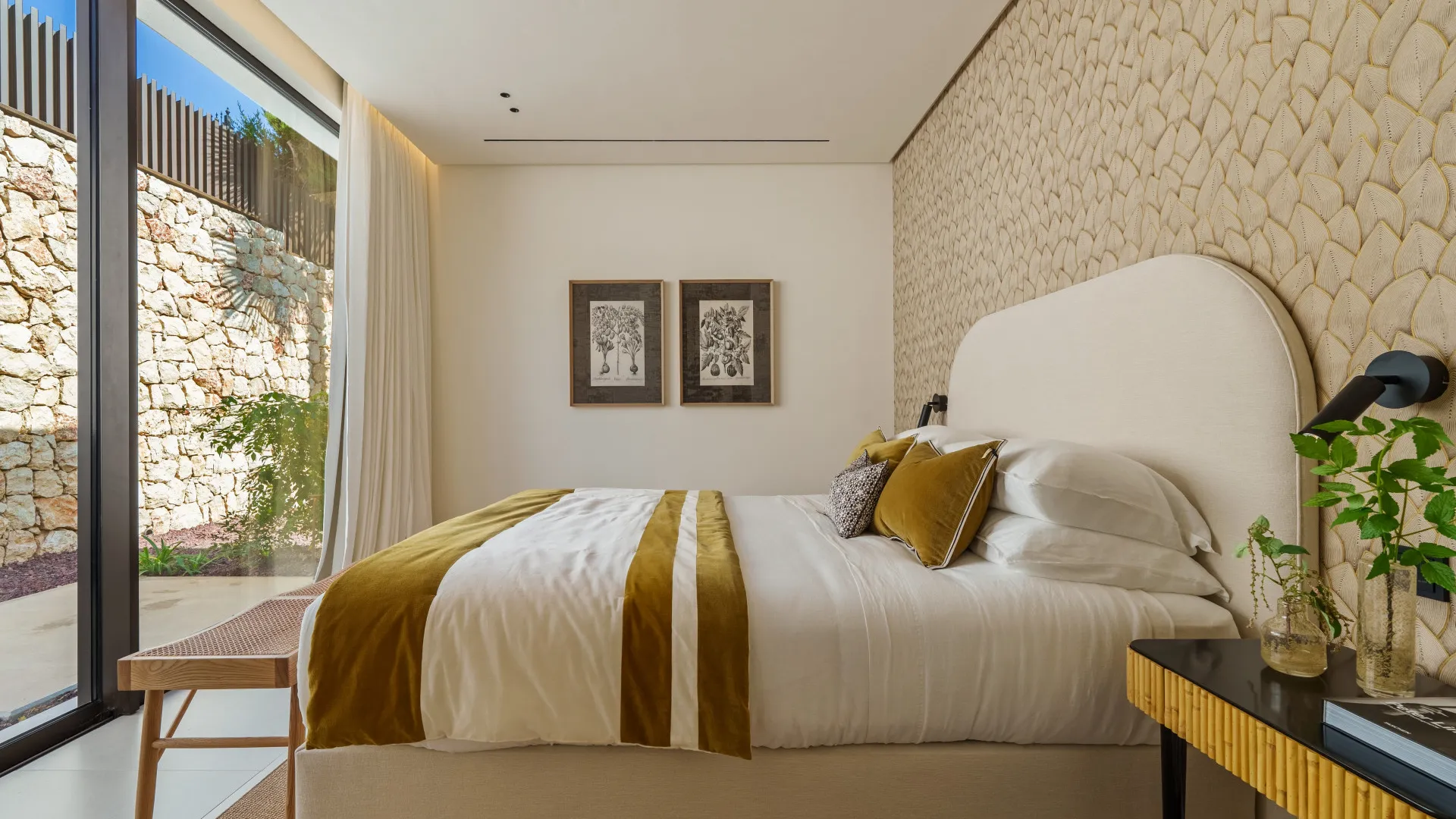 Villa for sale in Marbella Golden Mile with 5 bedrooms