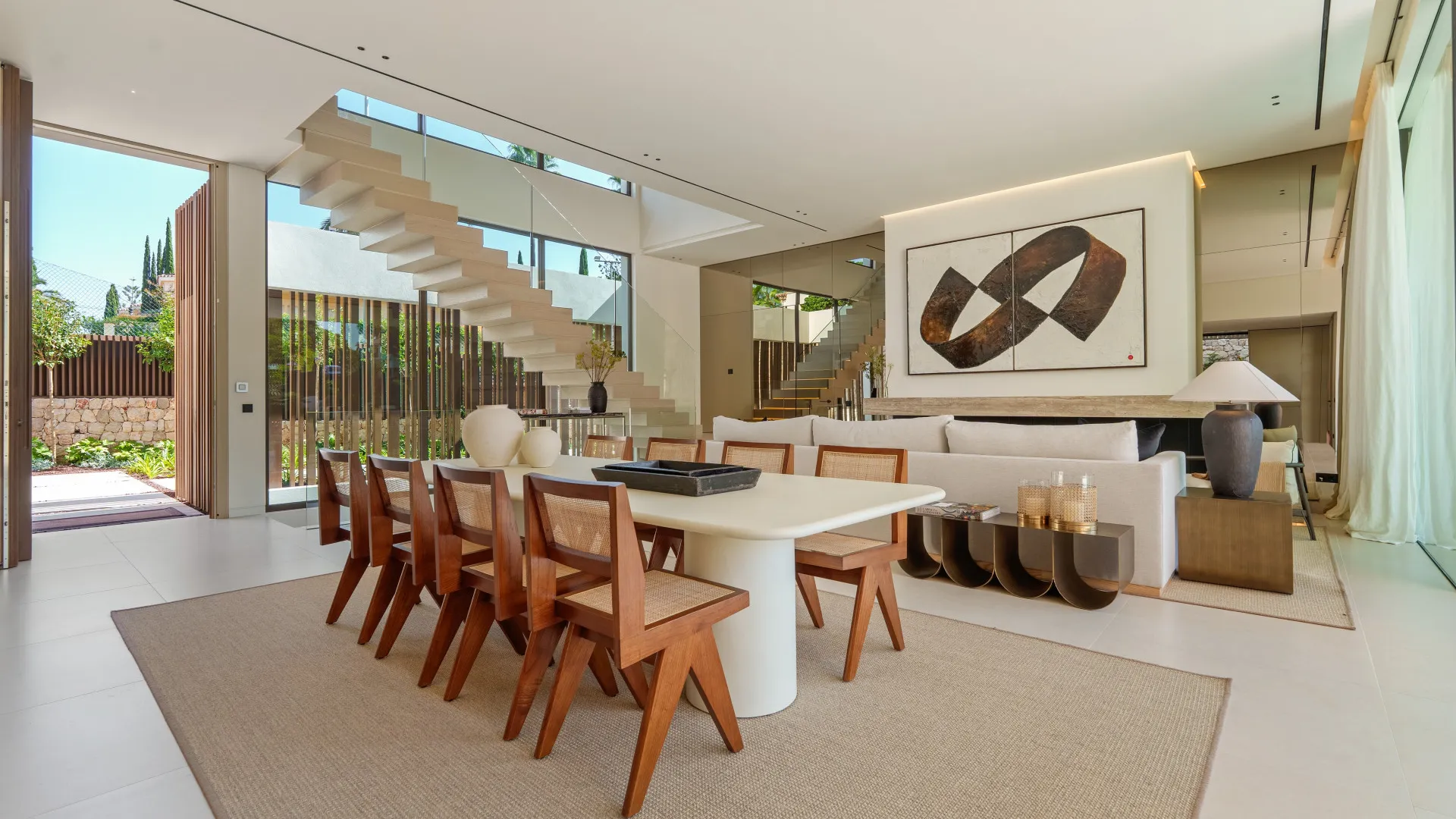 Villa for sale in Marbella Golden Mile with 5 bedrooms