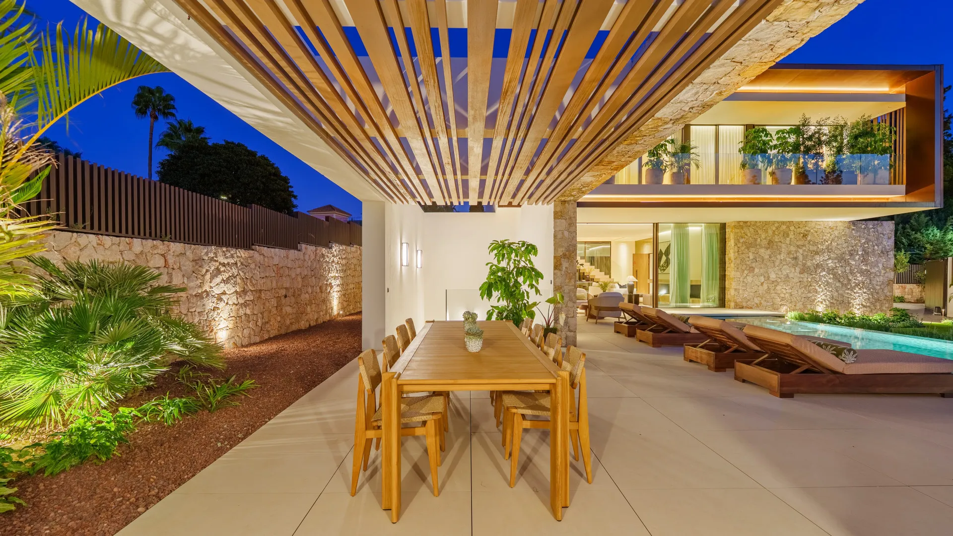 Villa for sale in Marbella Golden Mile with 5 bedrooms