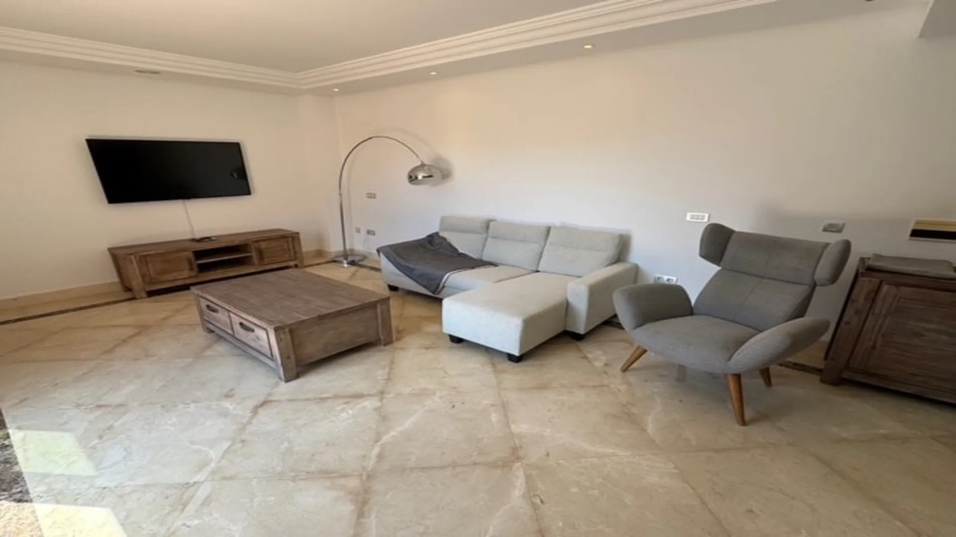 2 bedrooms apartment in New Golden Mile for sale