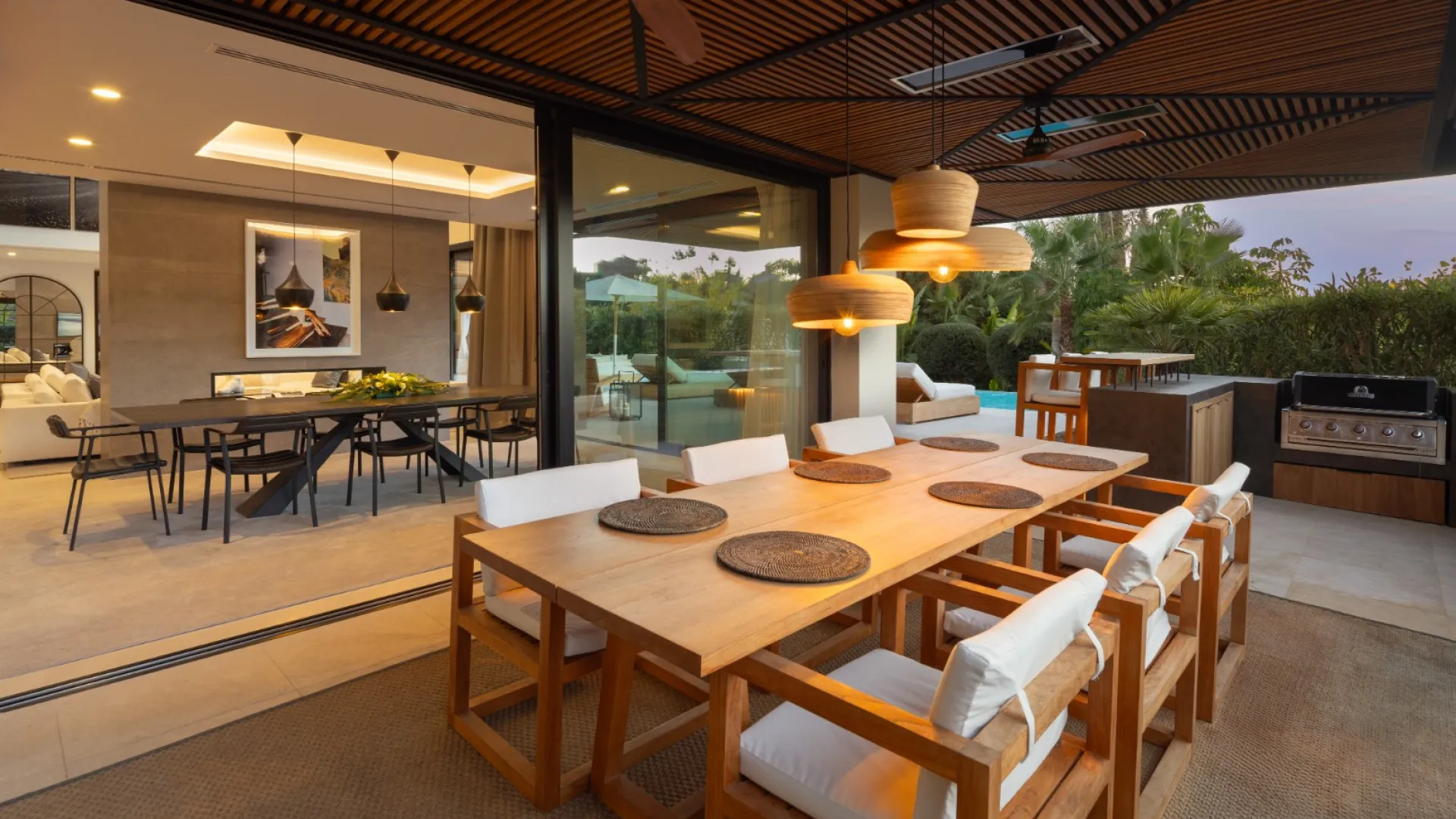Se vende villa en Nueva Andalucia con 6 dormitorios