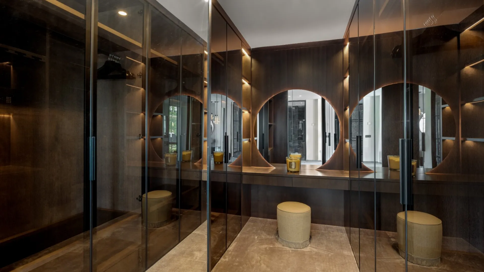 Se vende villa en Nueva Andalucia con 6 dormitorios