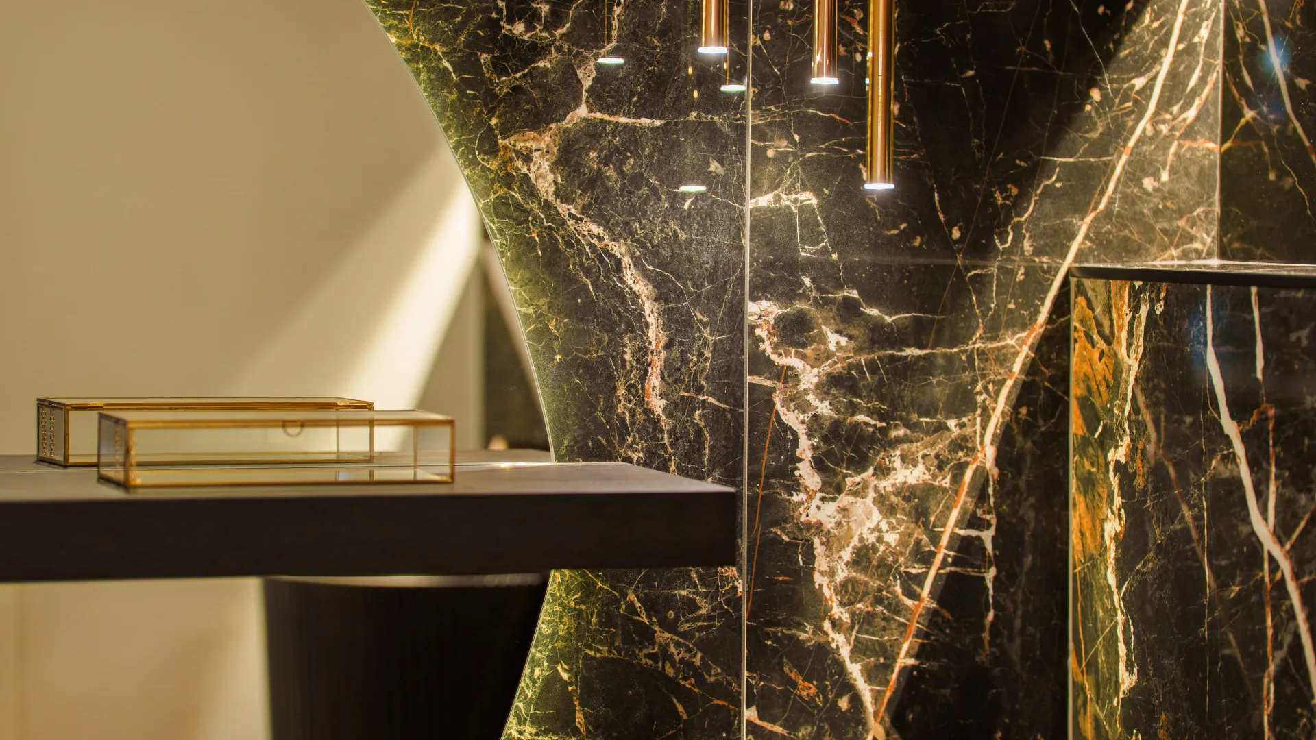 Duplex penthouse for sale in Palacetes Los Belvederes with 3 bedrooms