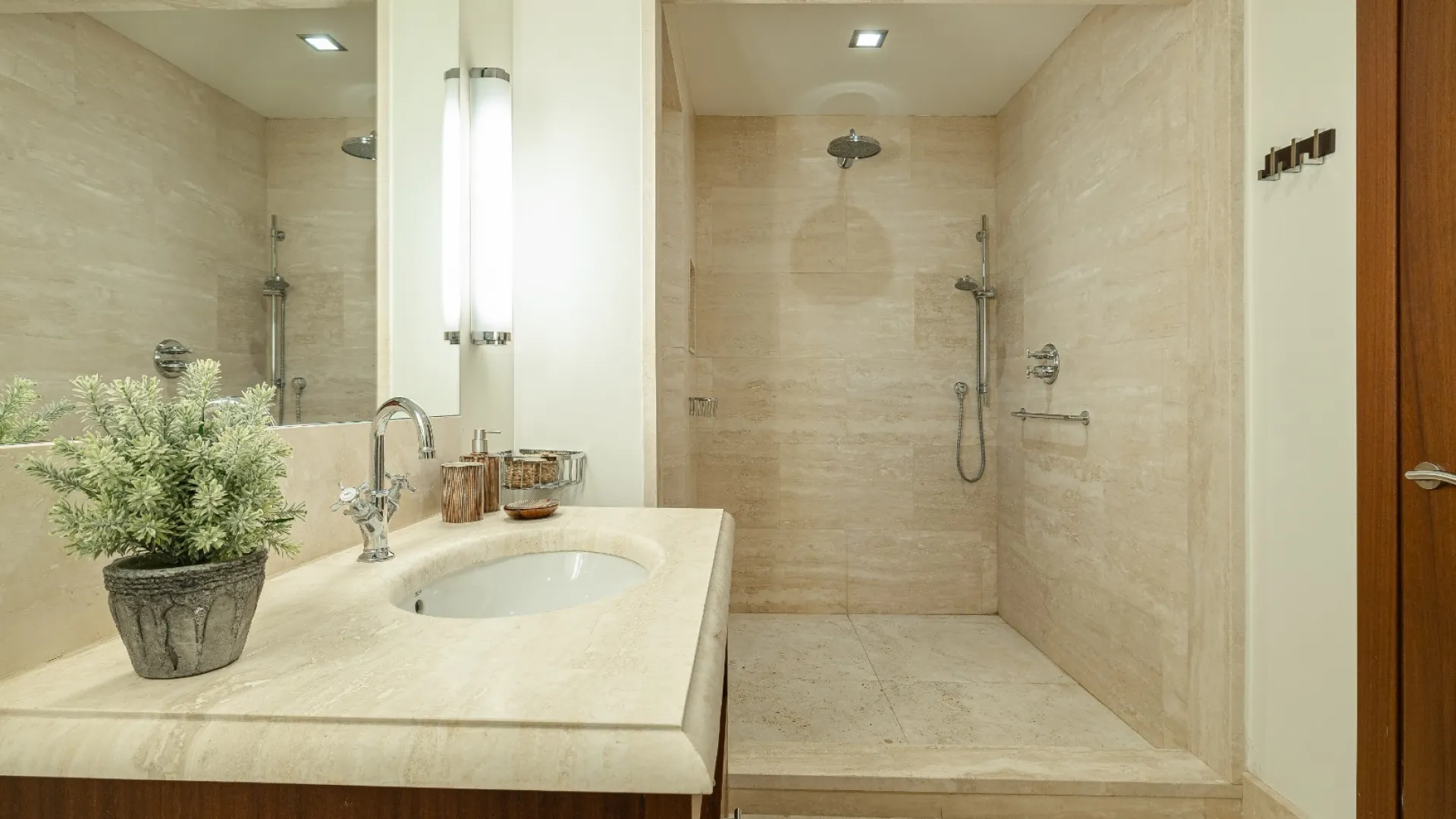 For sale villa with 4 bedrooms in Finca Cortesin