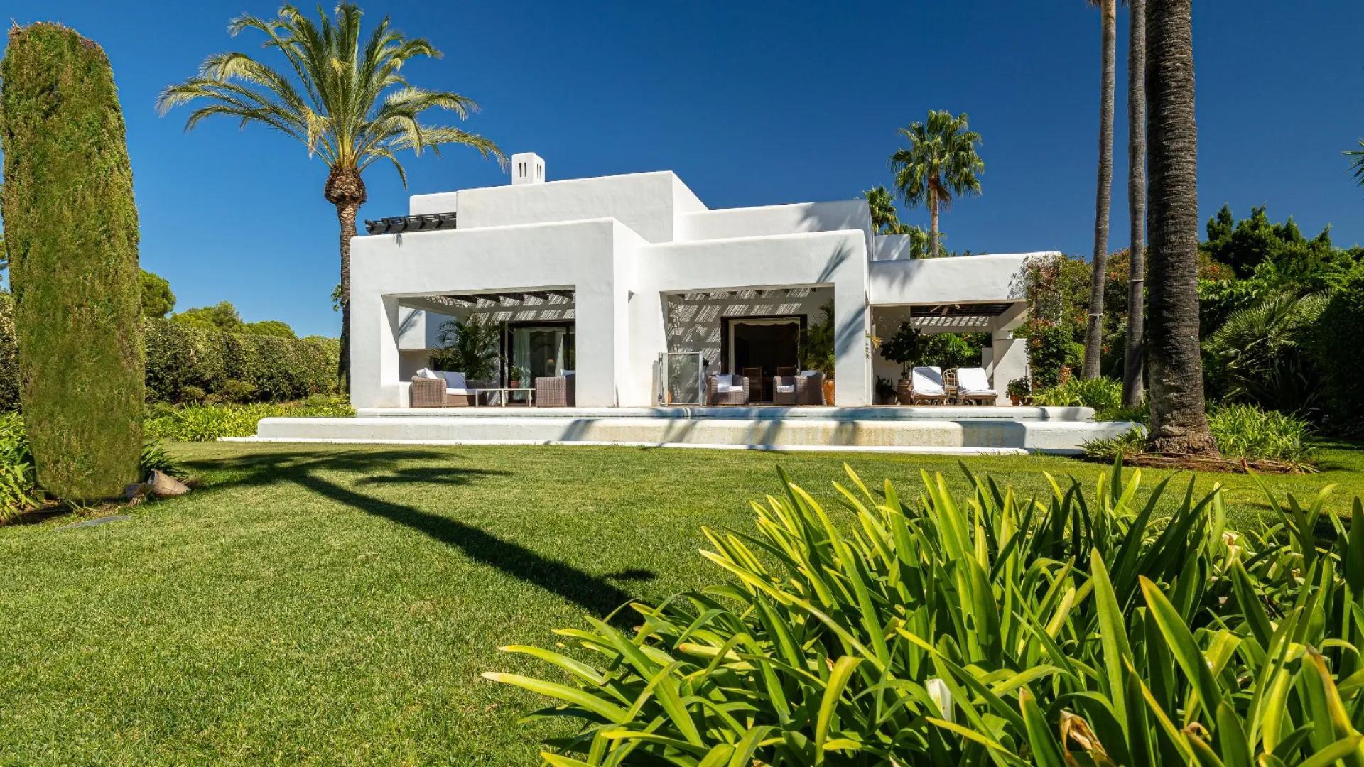 For sale villa with 4 bedrooms in Finca Cortesin