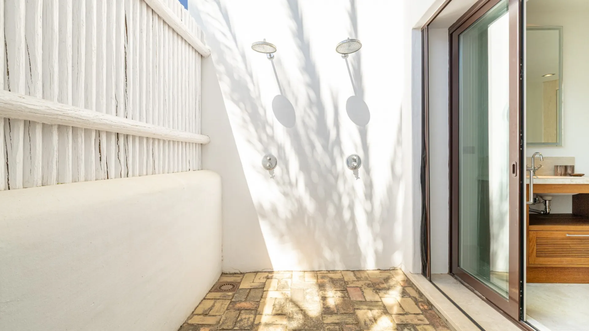 For sale villa with 4 bedrooms in Finca Cortesin