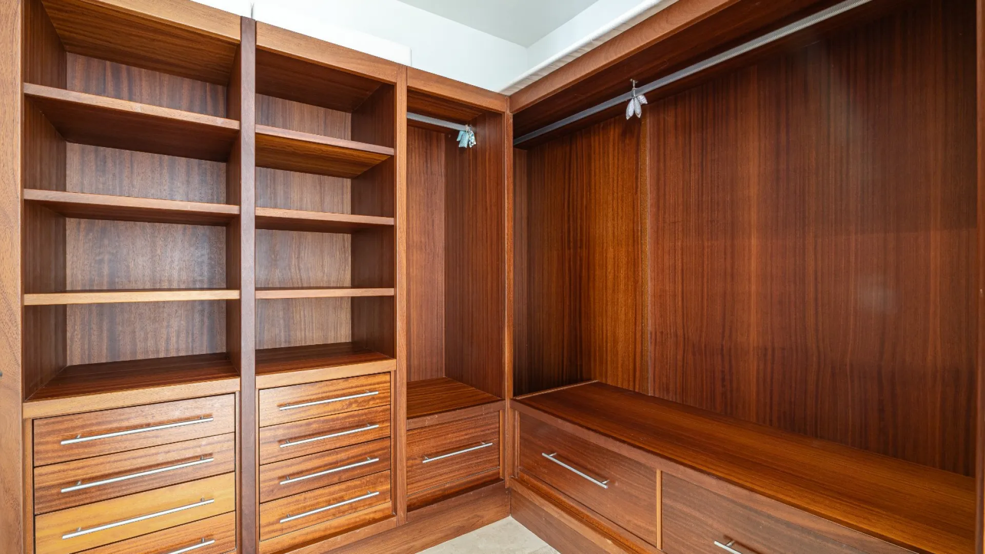 For sale villa with 4 bedrooms in Finca Cortesin