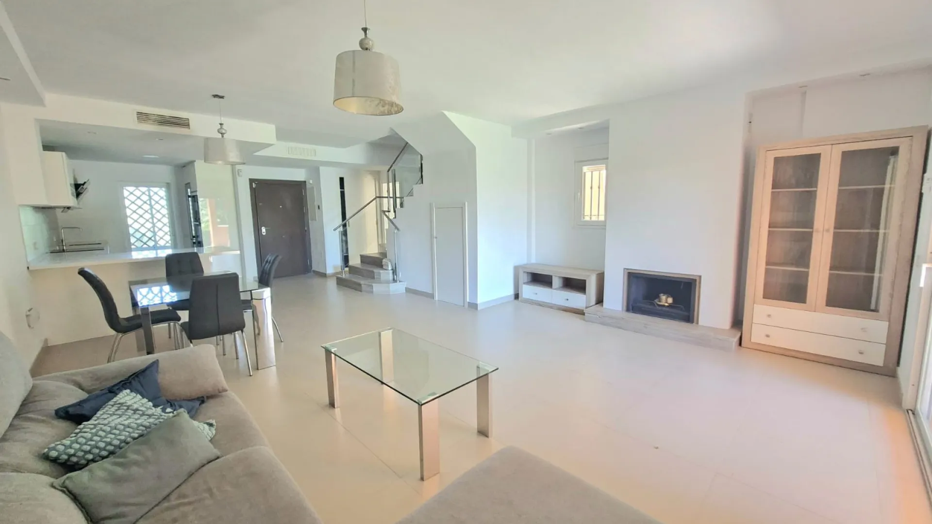 For sale town house in Paraiso Alto