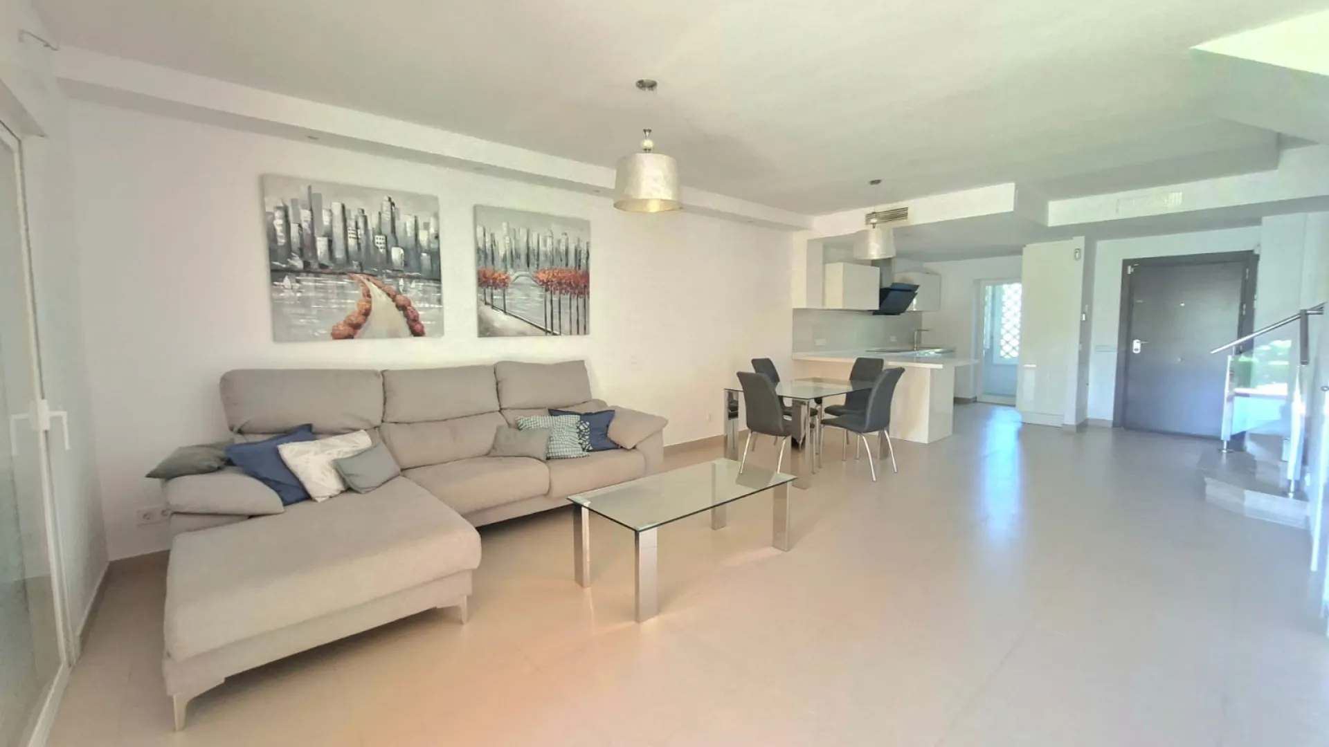 For sale town house in Paraiso Alto