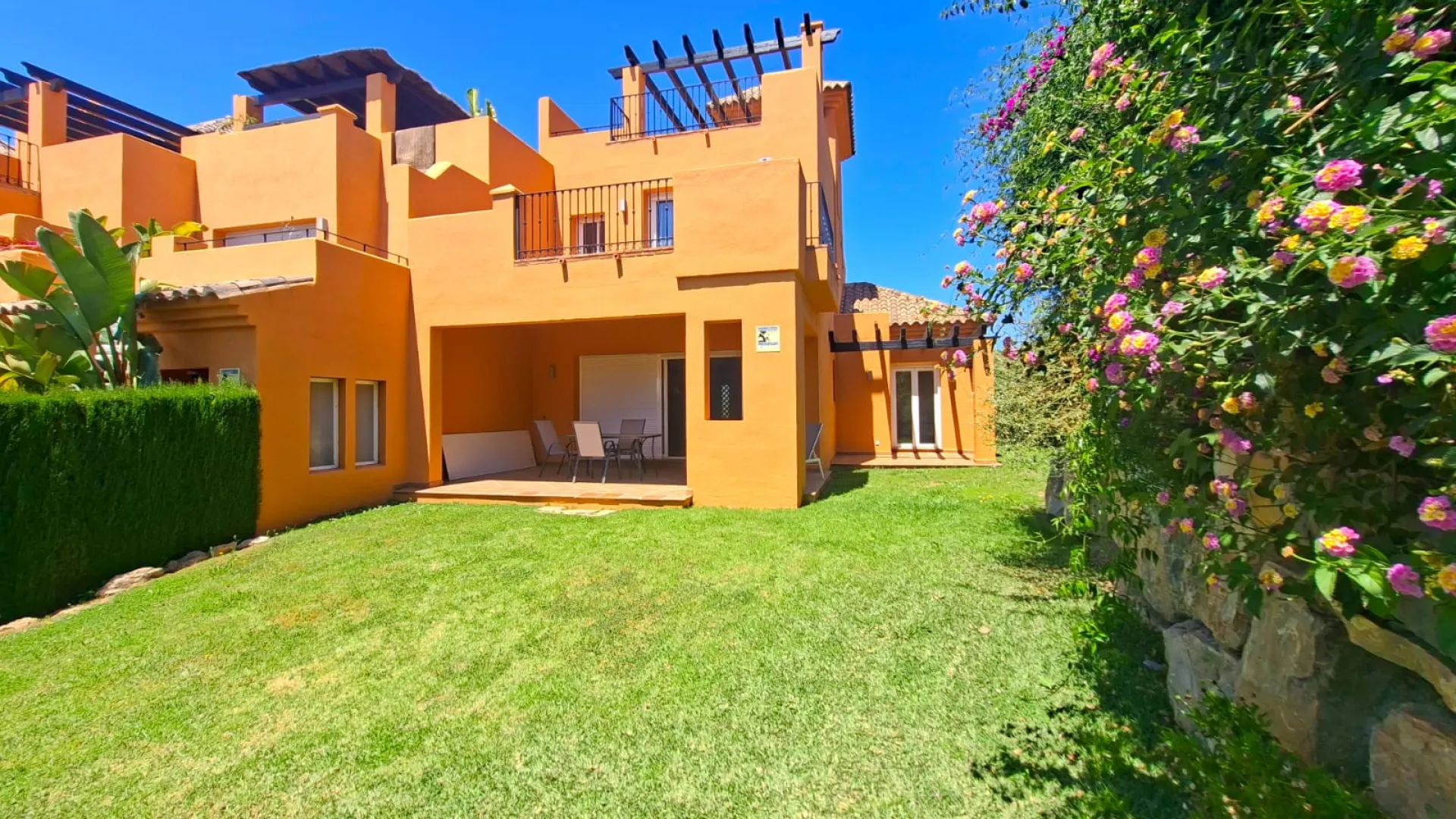 For sale town house in Paraiso Alto