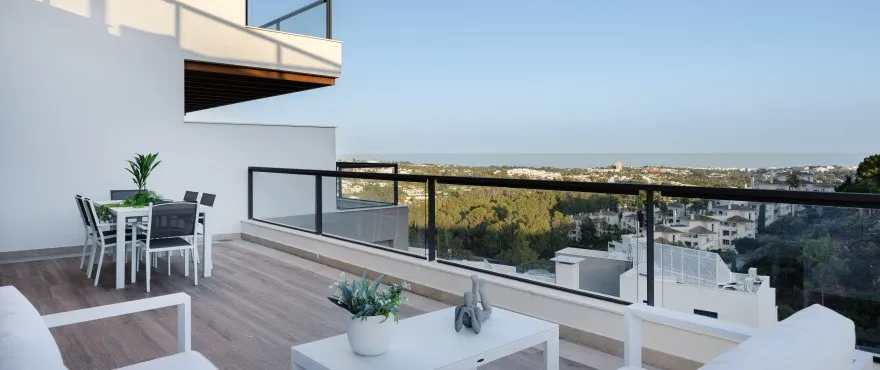 For sale Nueva Andalucia duplex penthouse with 3 bedrooms