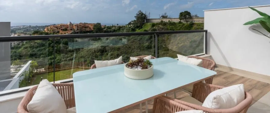 For sale Nueva Andalucia duplex penthouse with 3 bedrooms