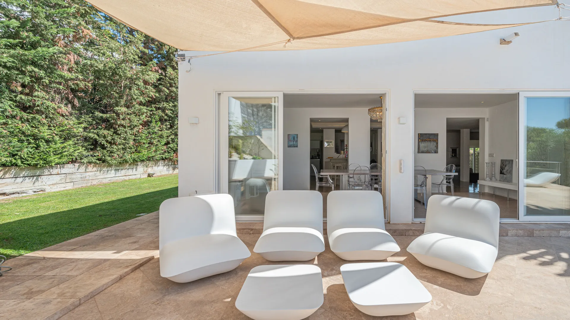 For sale villa in Nueva Andalucia