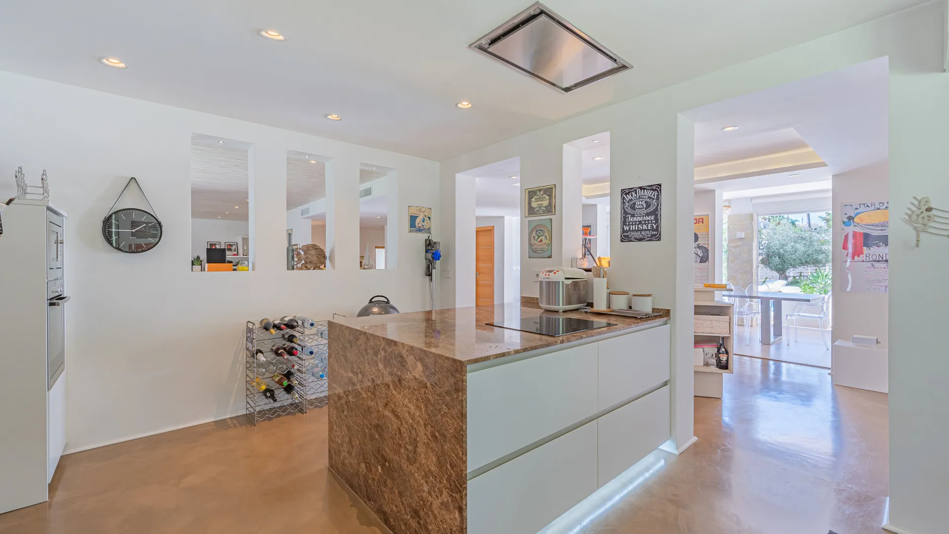 For sale villa in Nueva Andalucia