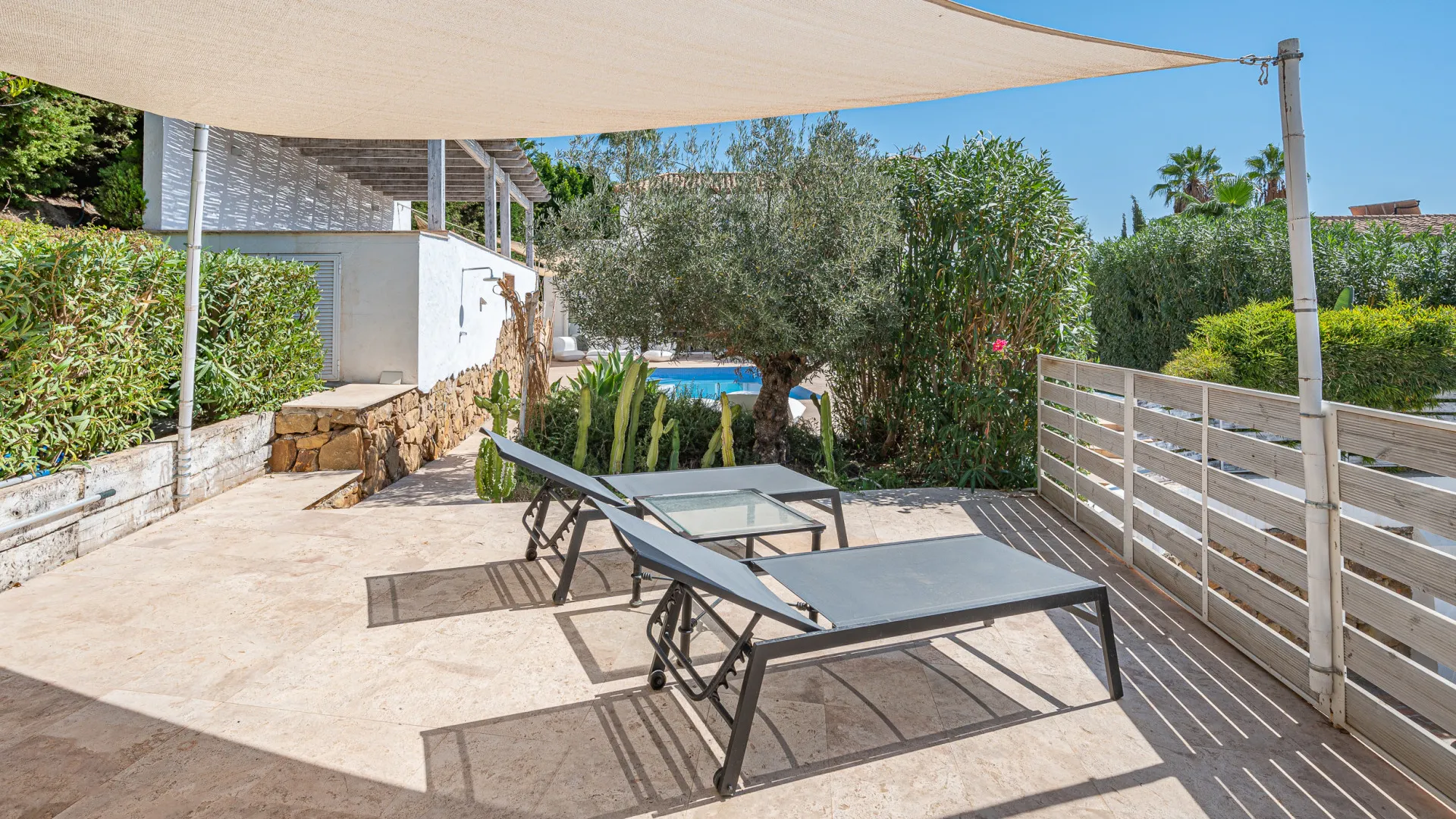 For sale villa in Nueva Andalucia
