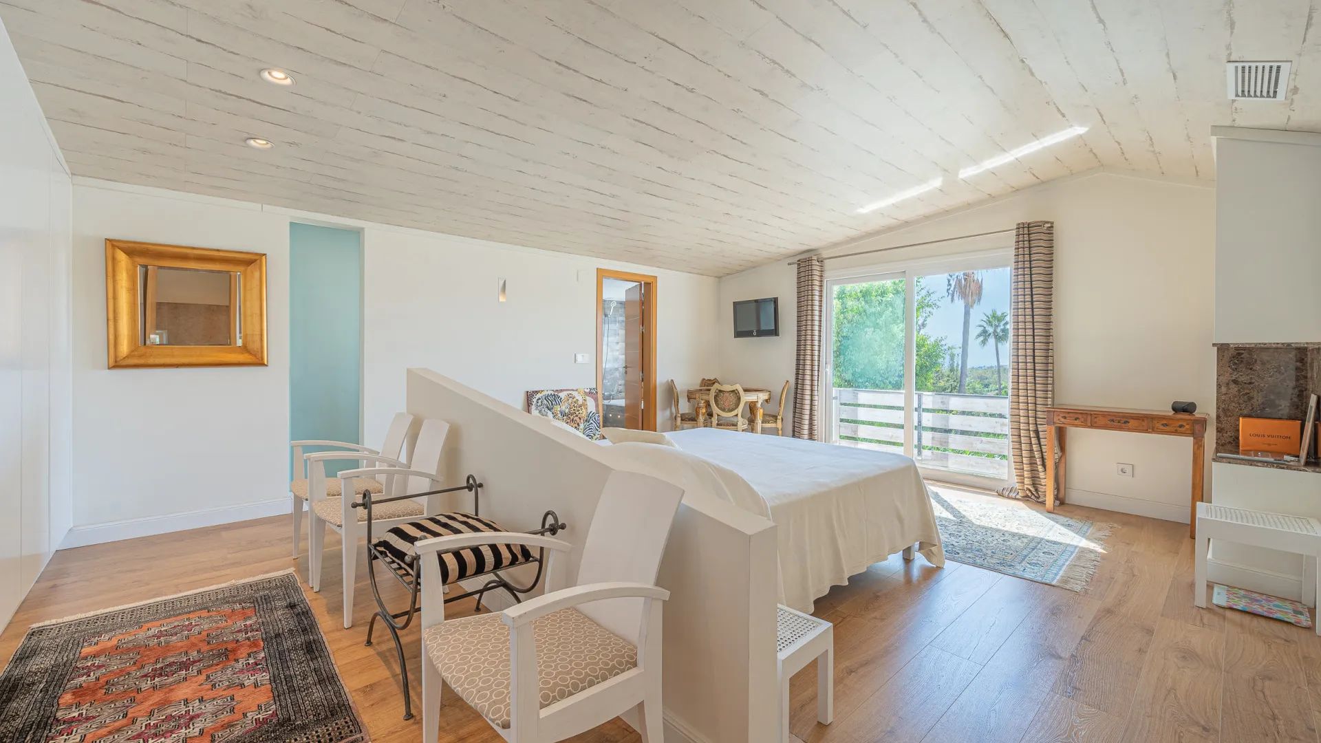 For sale villa in Nueva Andalucia