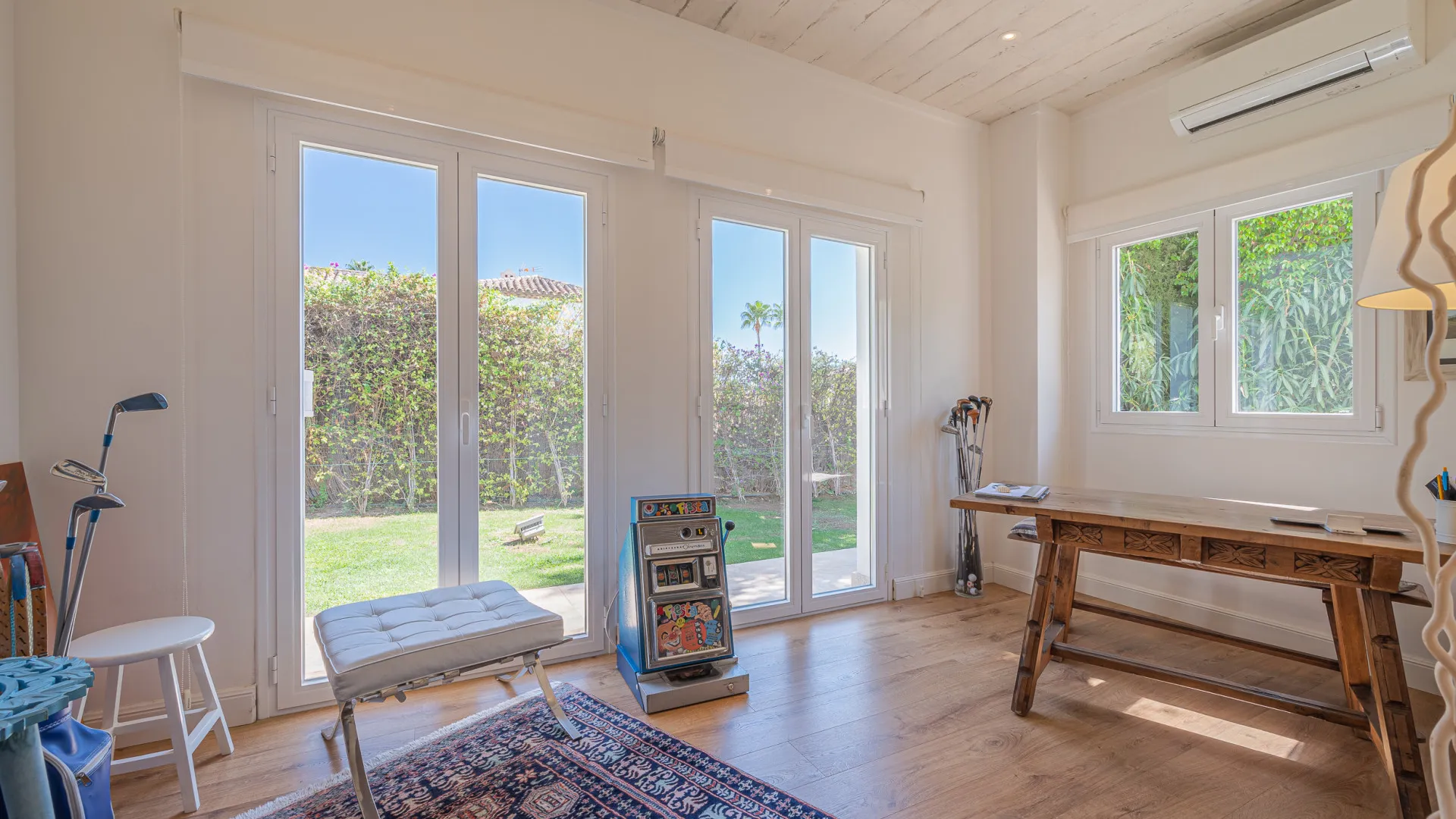 For sale villa in Nueva Andalucia