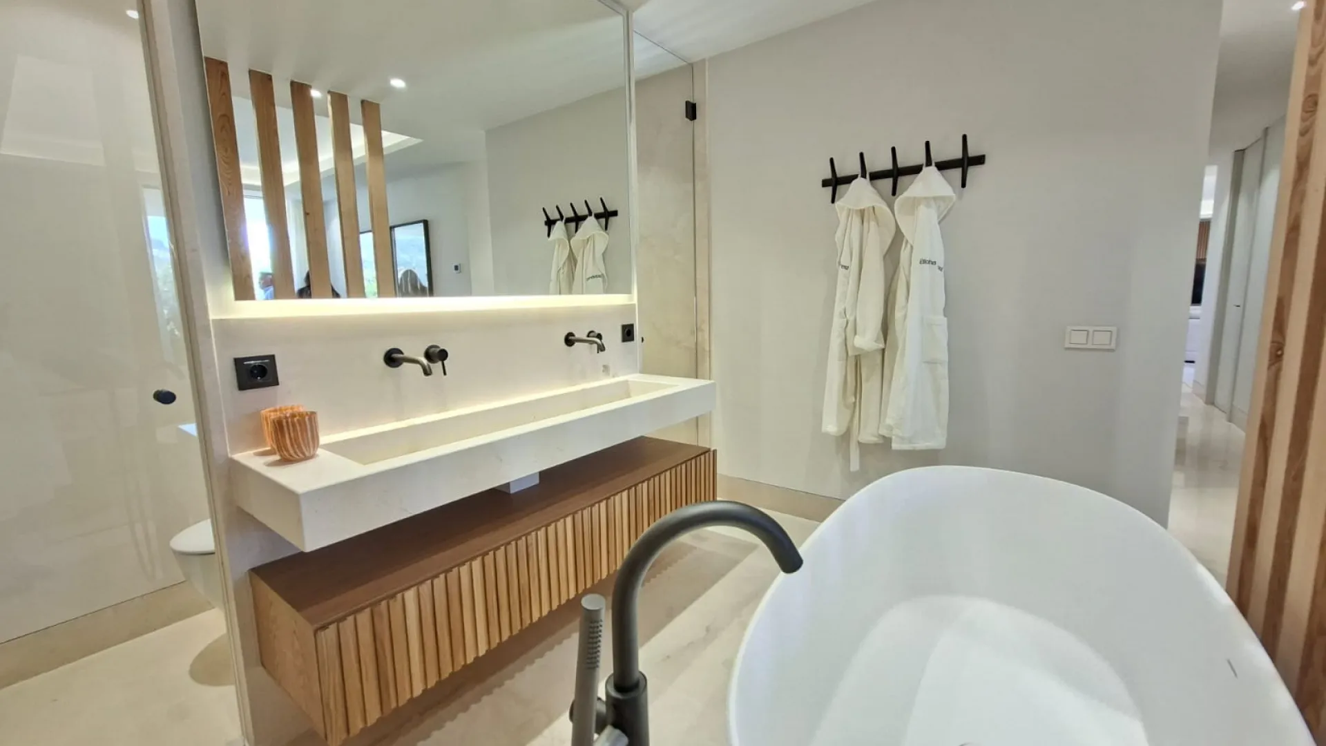 Aloha, apartamento con 2 dormitorios en venta