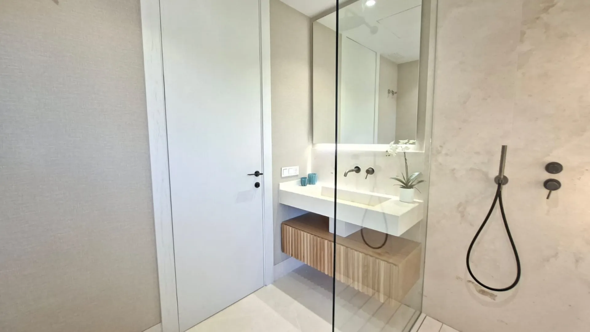 Aloha, apartamento con 2 dormitorios en venta