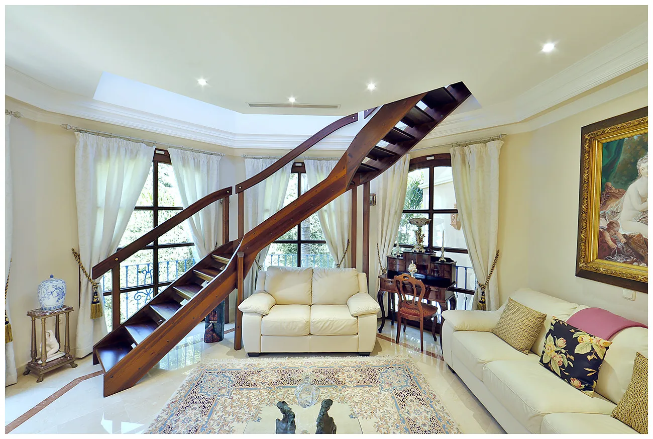 Buy mansion in Nueva Andalucia