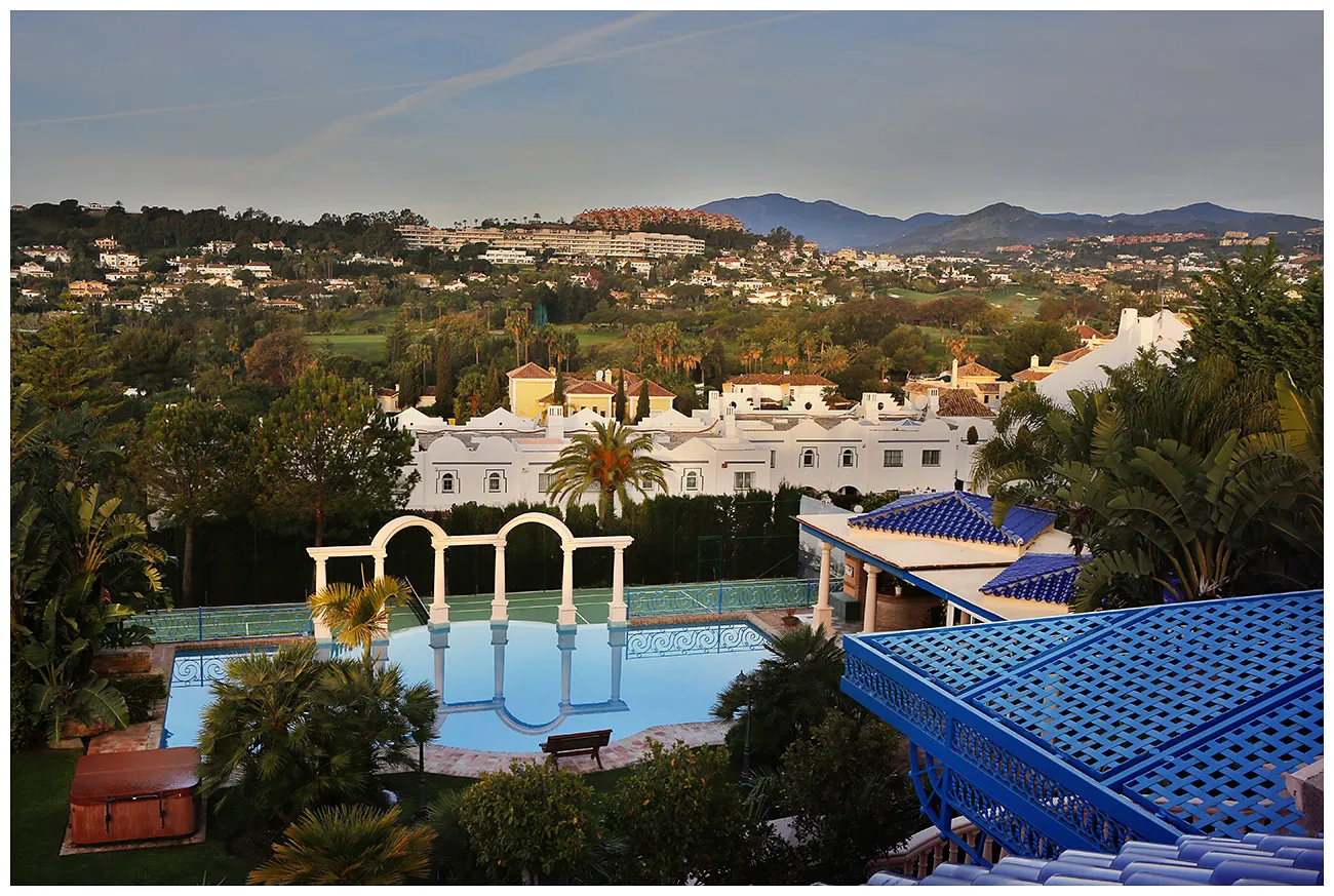Buy mansion in Nueva Andalucia