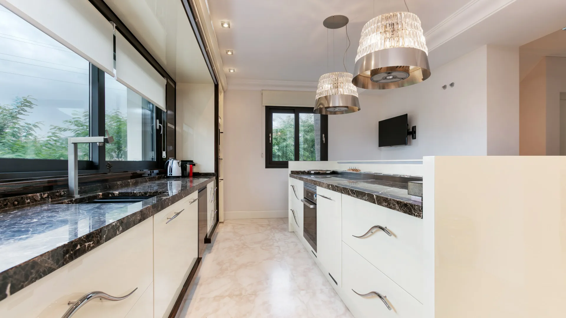 Villa a la venta en Las Lomas del Marbella Club de 6 dormitorios