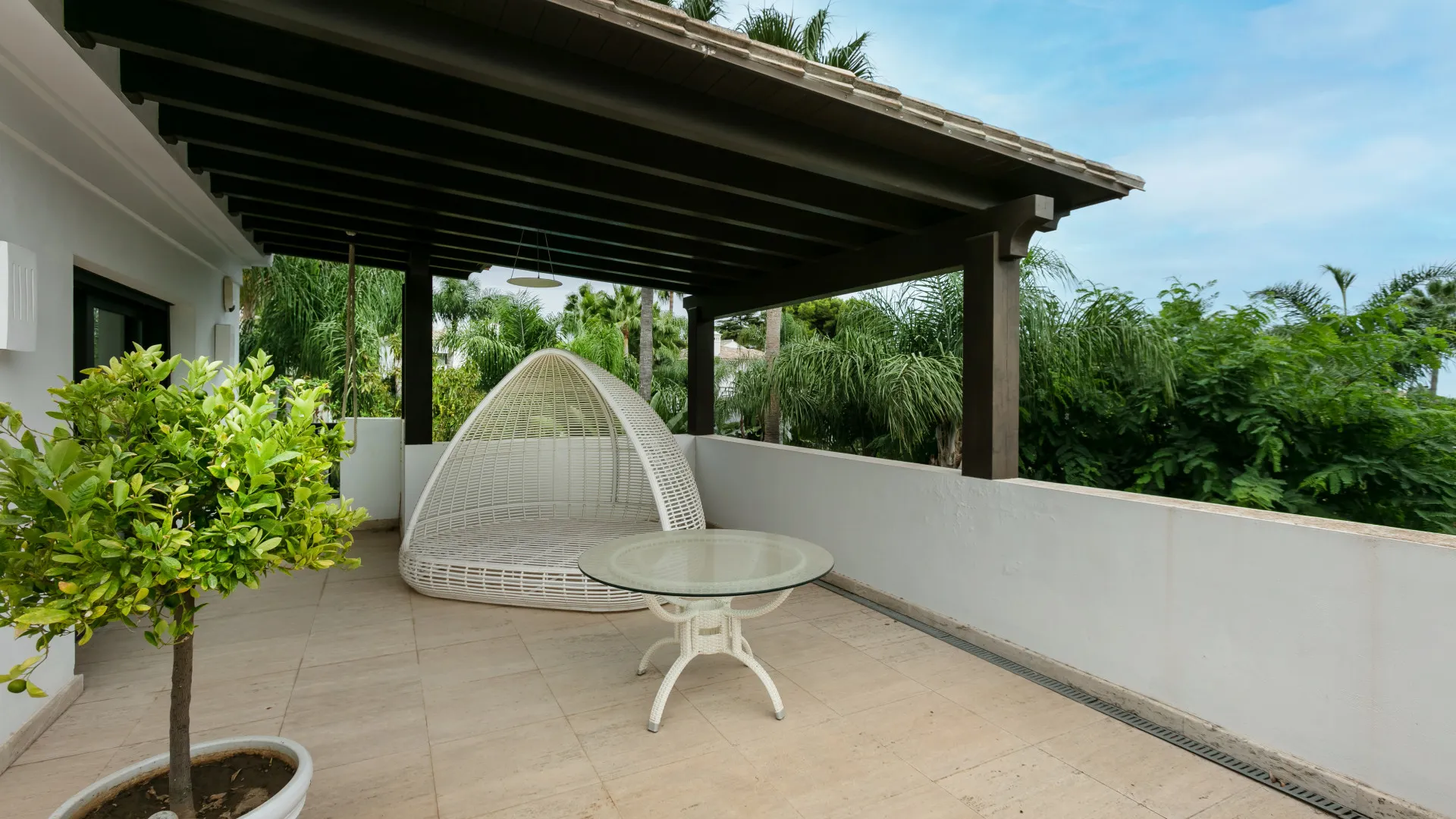 Villa a la venta en Las Lomas del Marbella Club de 6 dormitorios