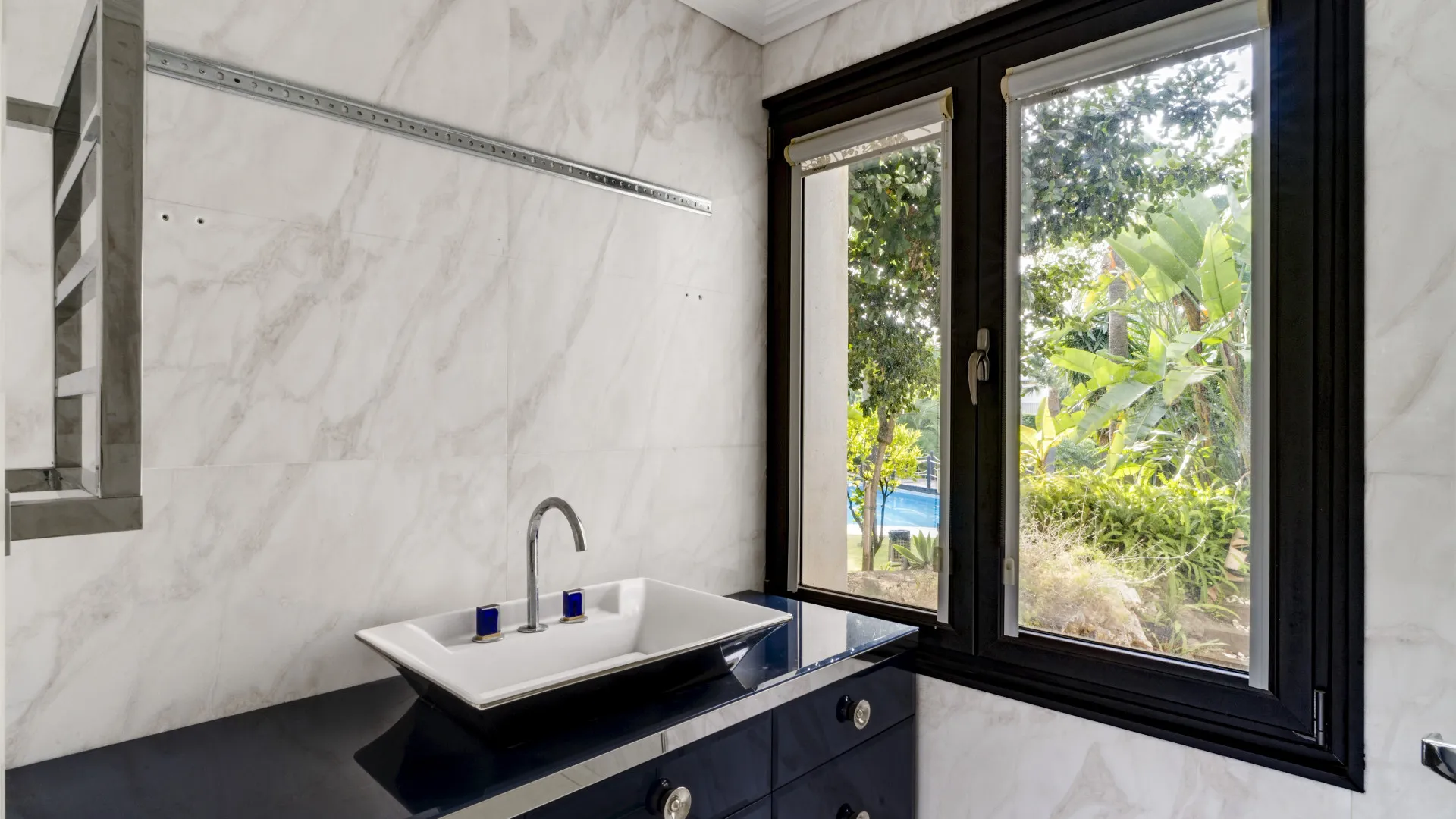 Villa a la venta en Las Lomas del Marbella Club de 6 dormitorios