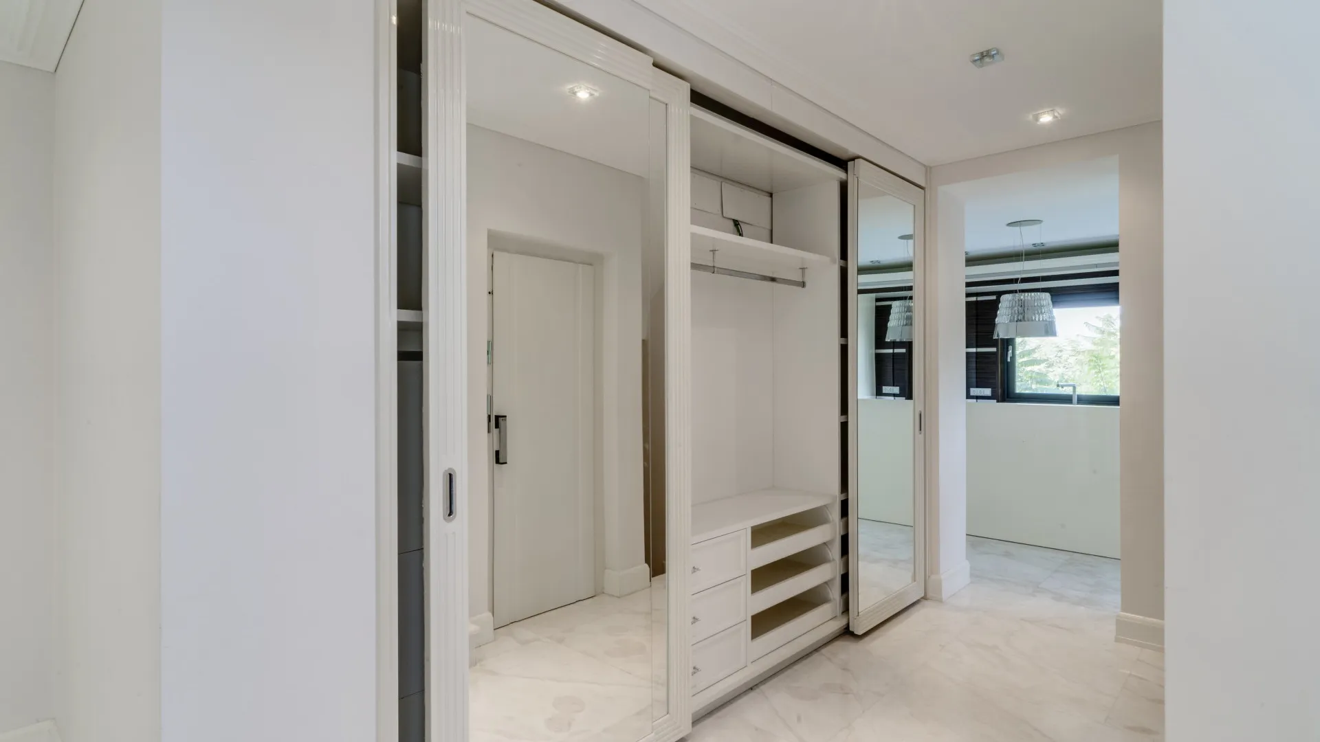 Villa a la venta en Las Lomas del Marbella Club de 6 dormitorios