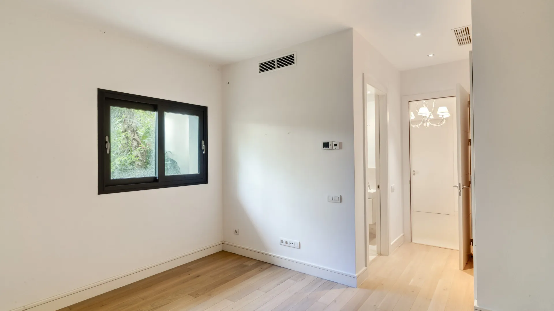 Villa a la venta en Las Lomas del Marbella Club de 6 dormitorios