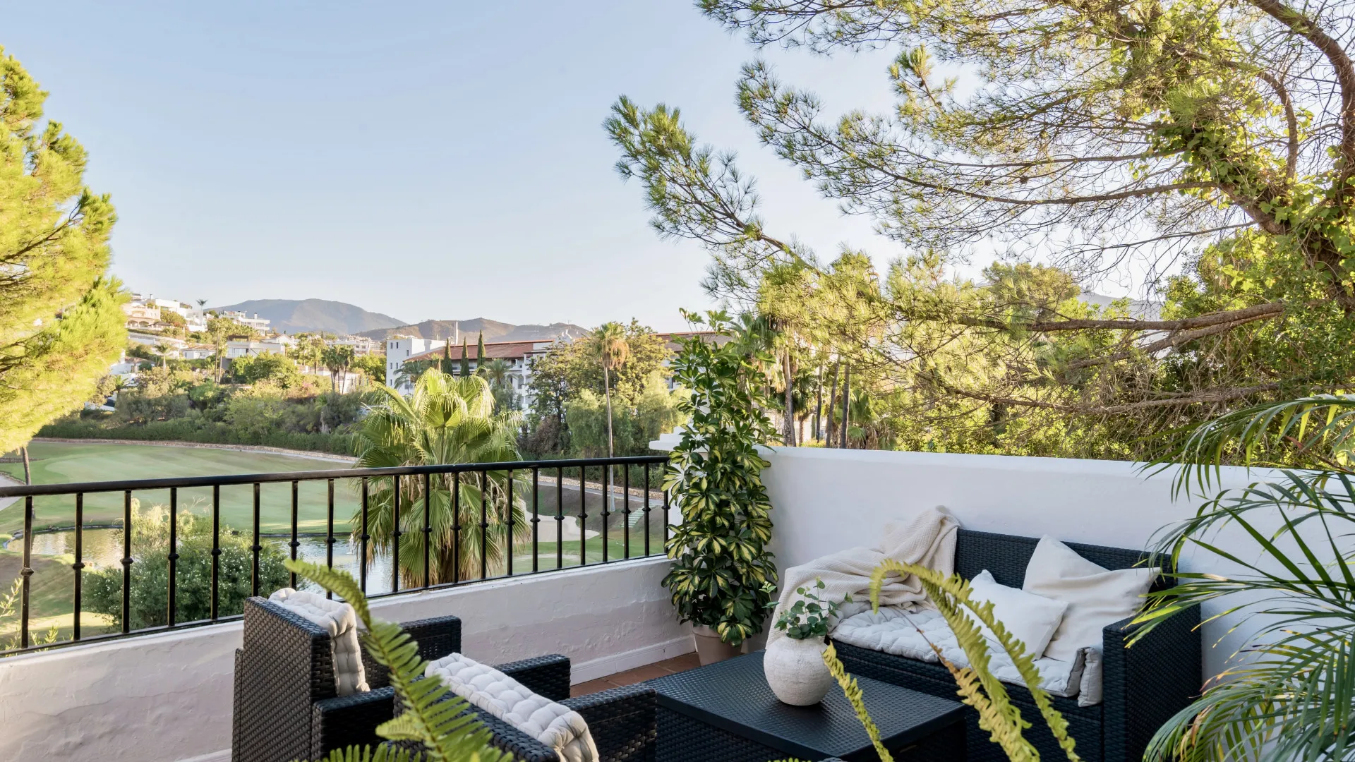 For sale 4 bedrooms town house in La Quinta