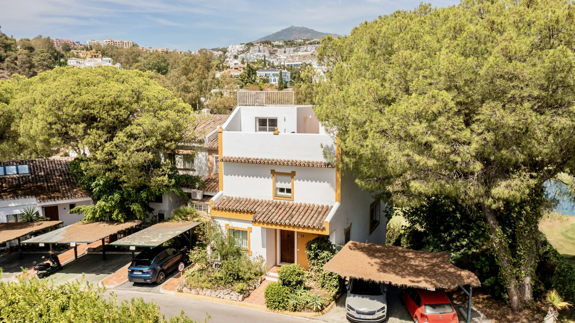 For sale 4 bedrooms town house in La Quinta