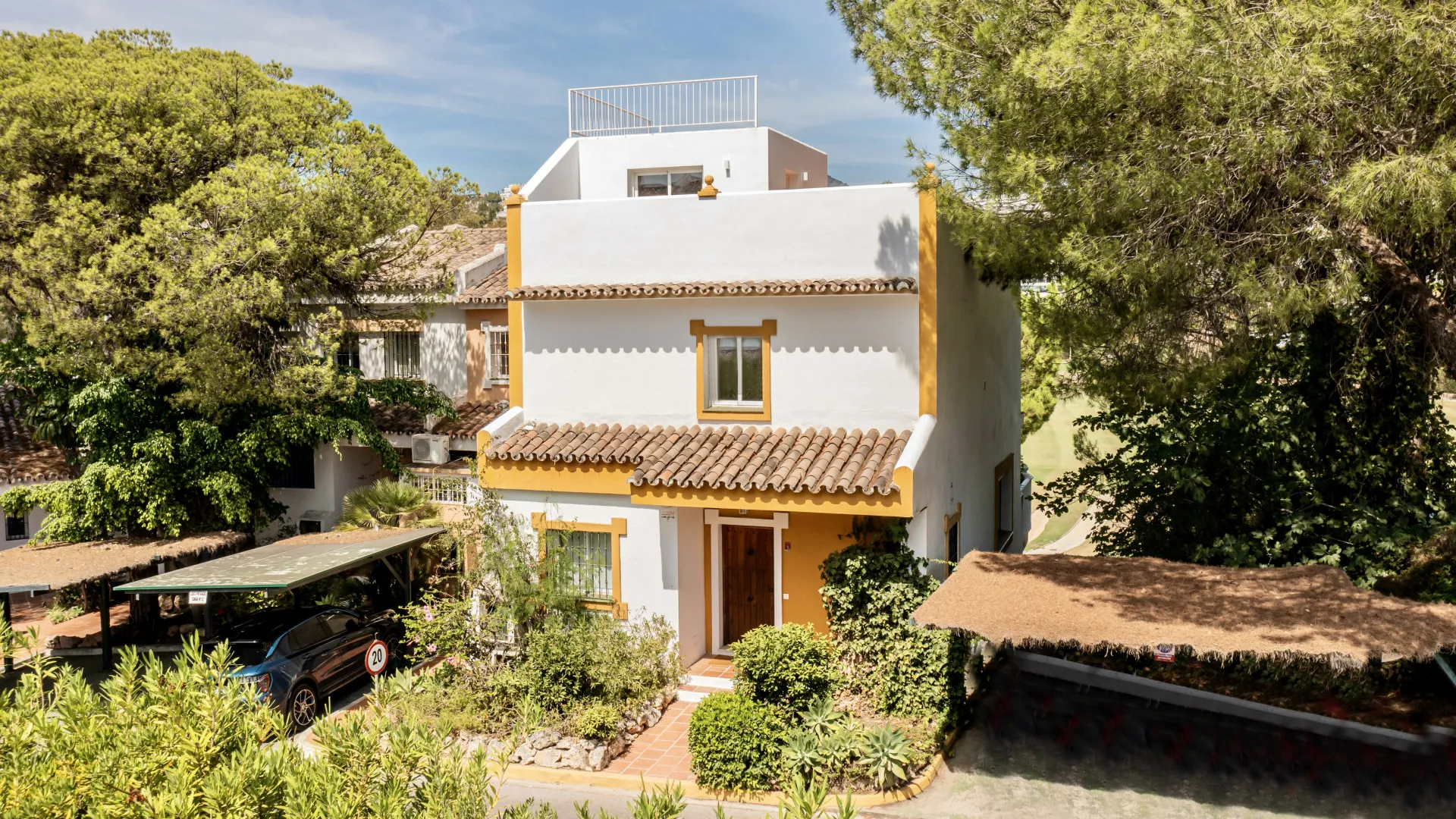 For sale 4 bedrooms town house in La Quinta