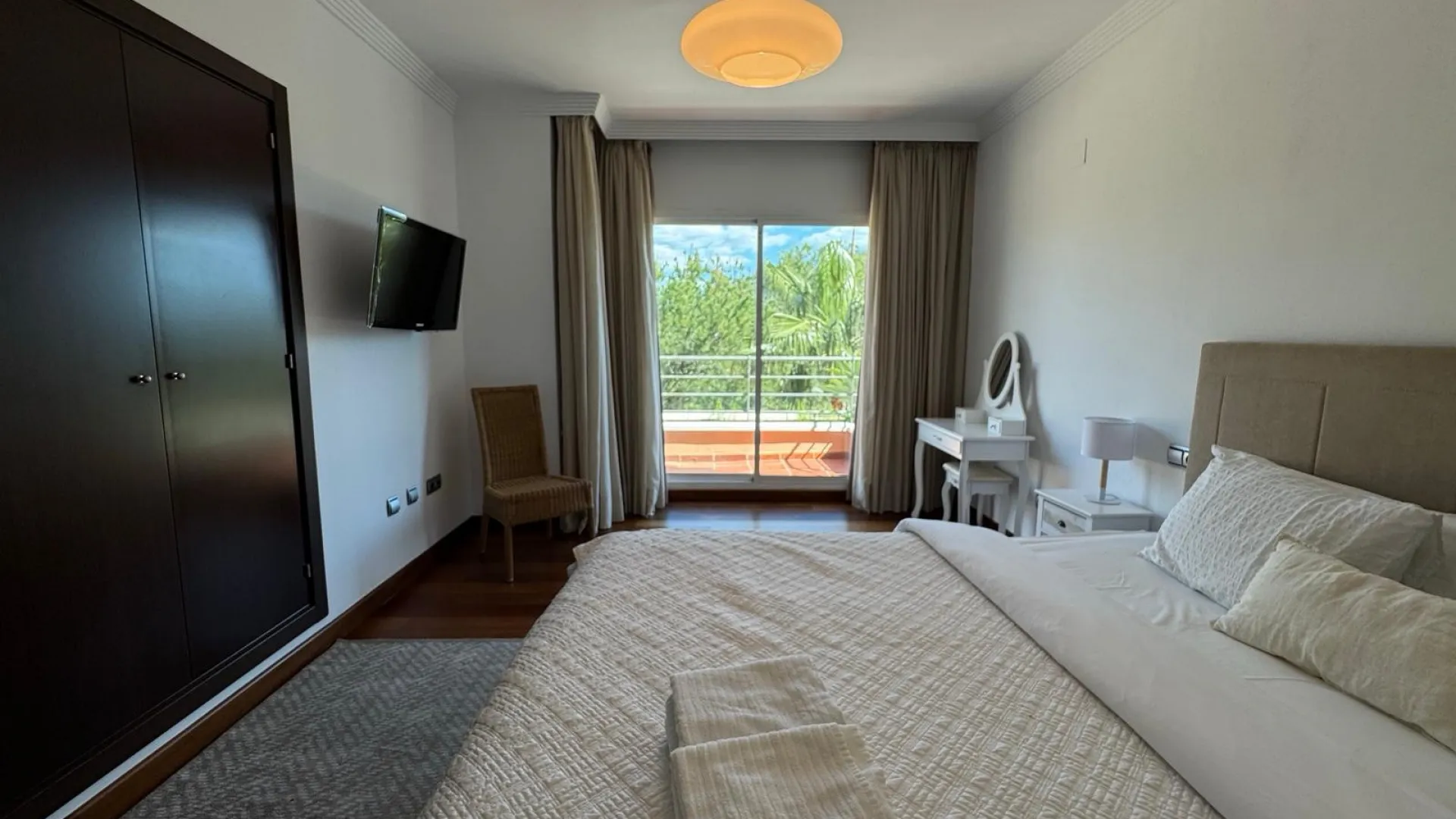 Buy apartment in Magna Marbella