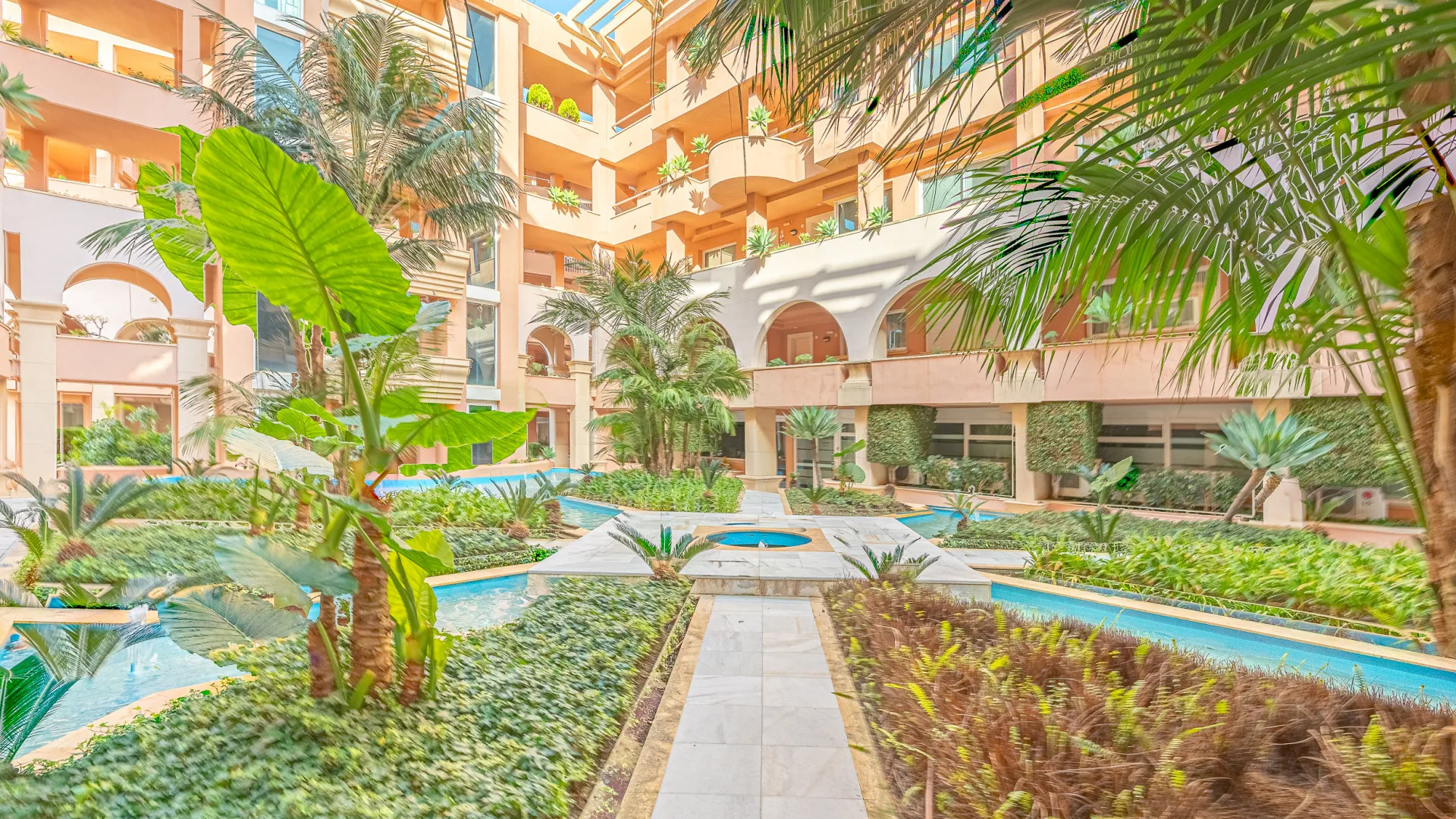 Buy apartment in Magna Marbella