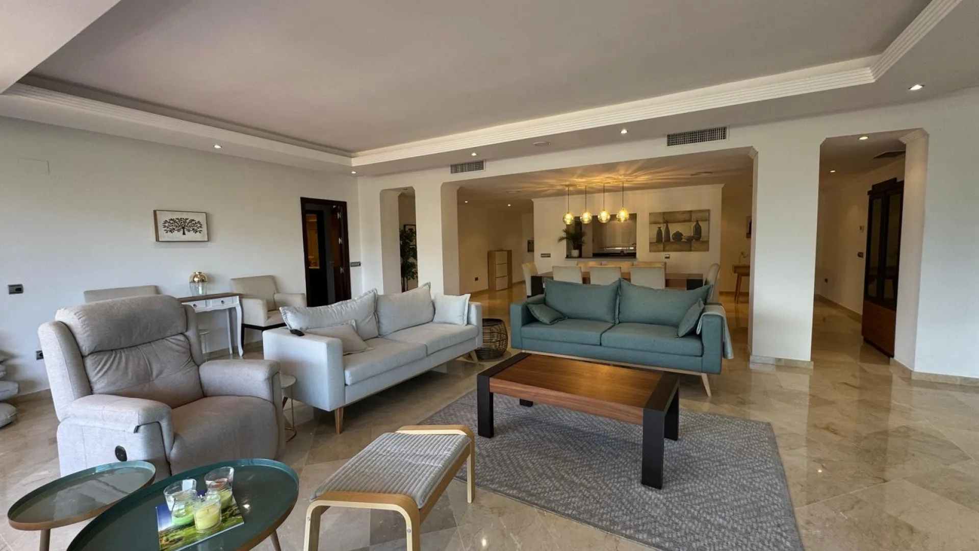 Buy apartment in Magna Marbella