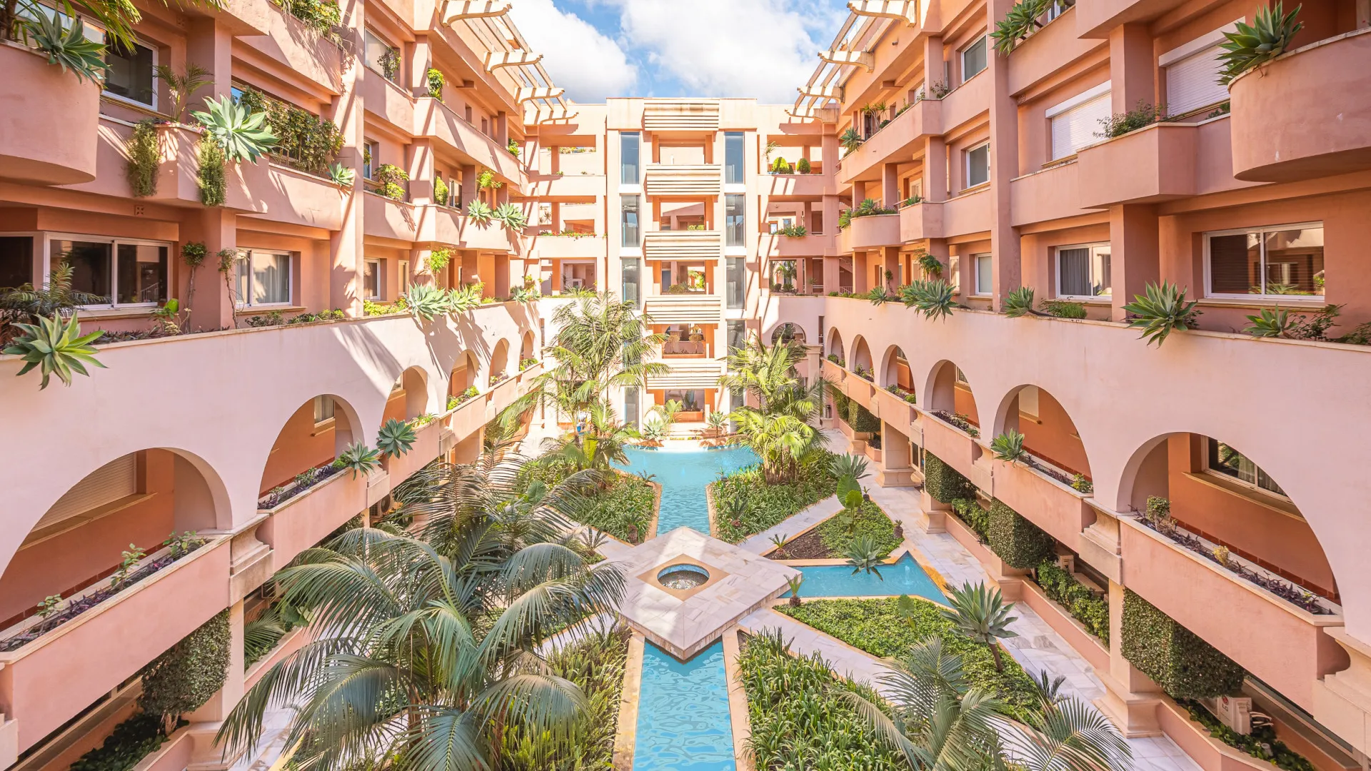 Buy apartment in Magna Marbella