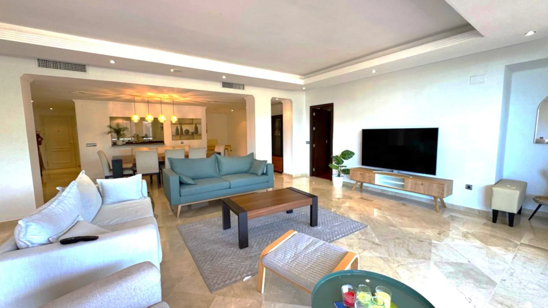 Buy apartment in Magna Marbella