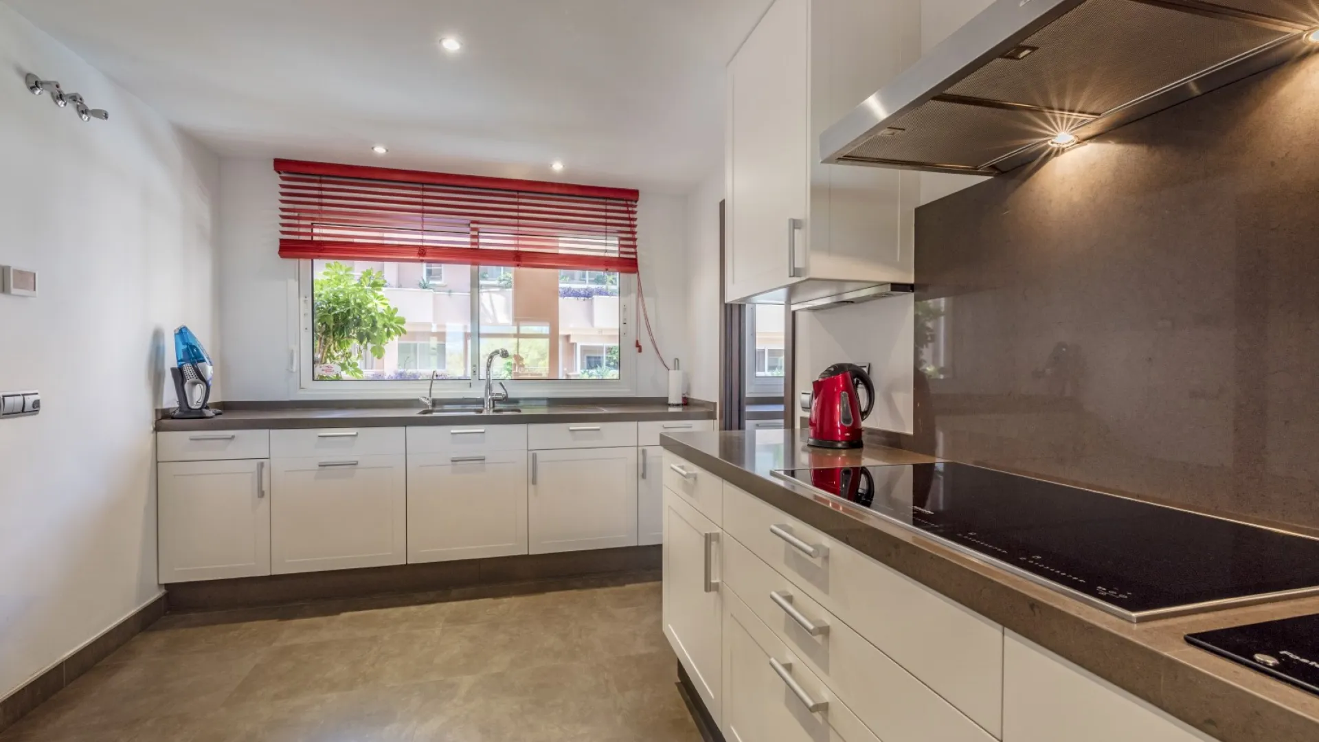 Buy apartment in Magna Marbella