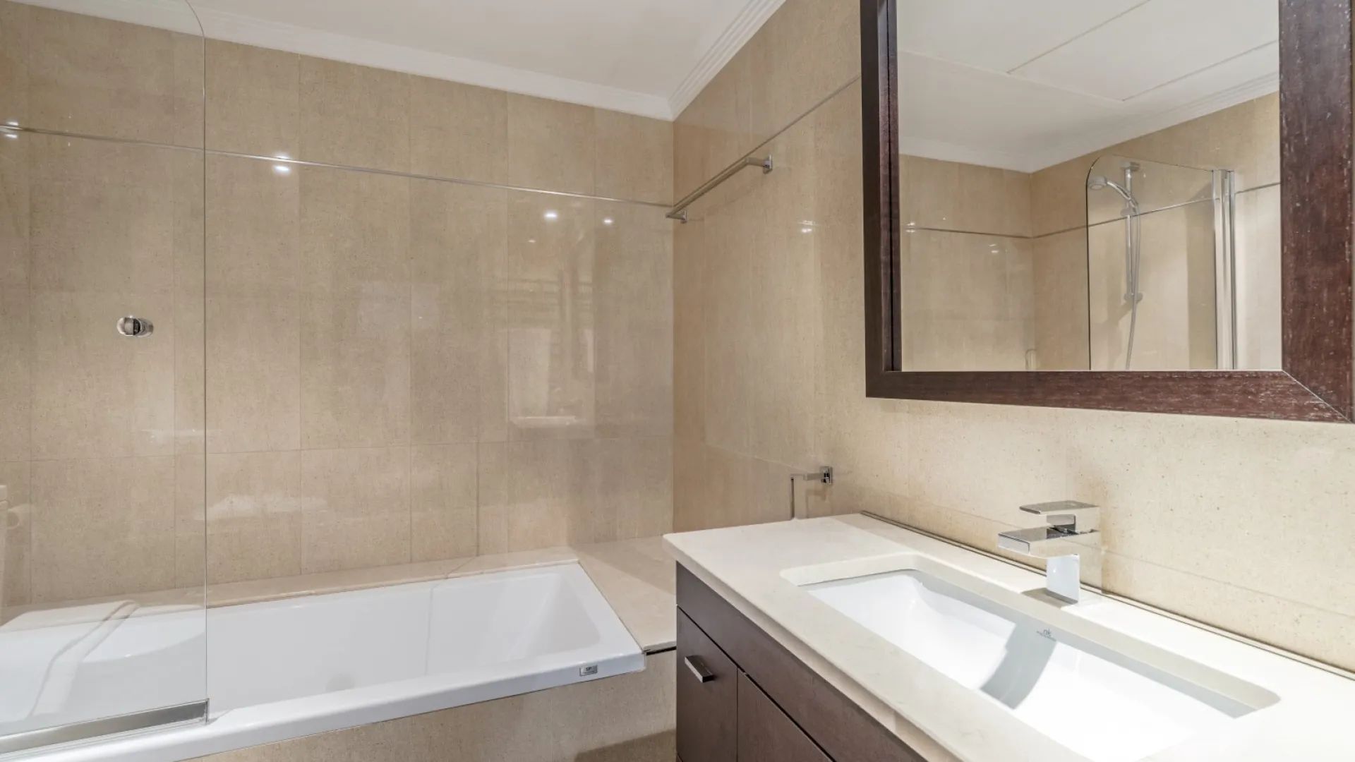 Buy apartment in Magna Marbella