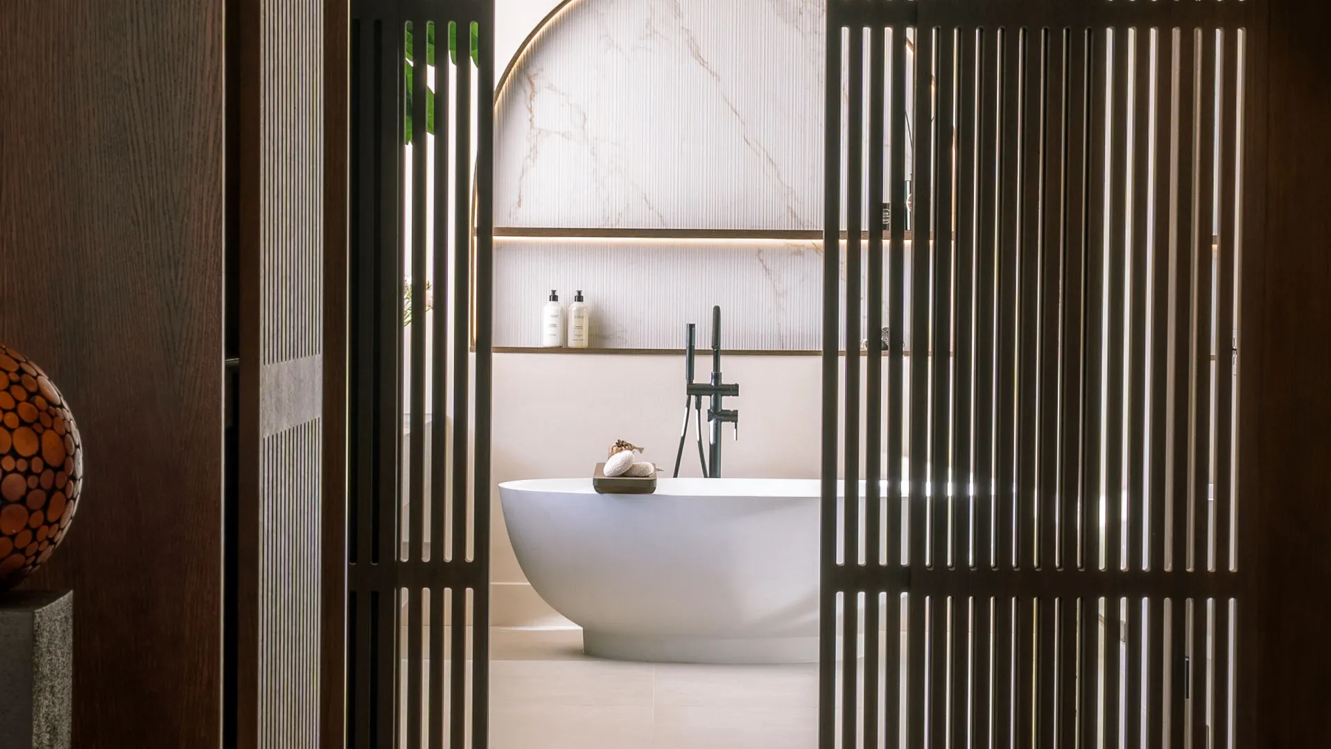 For sale villa in Nueva Andalucia