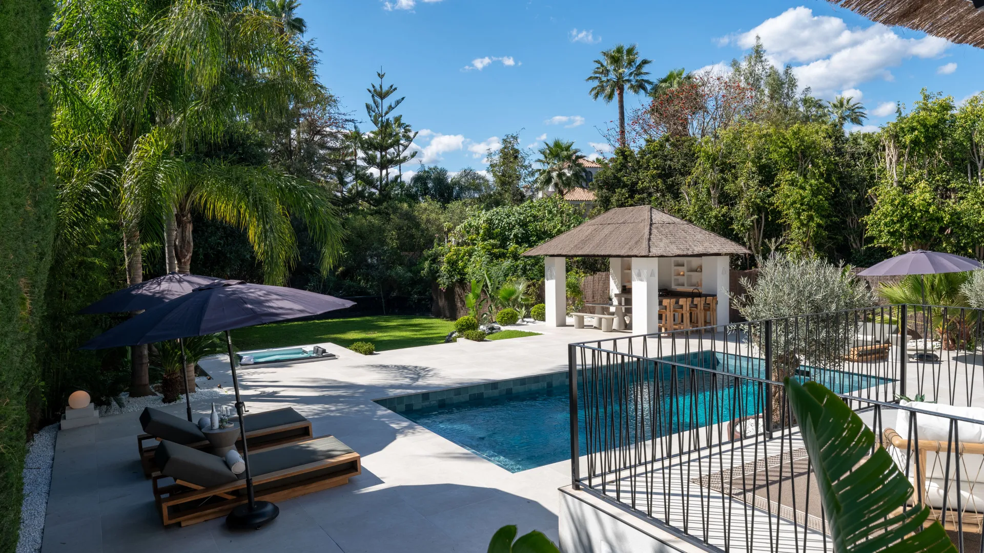 For sale villa in Nueva Andalucia