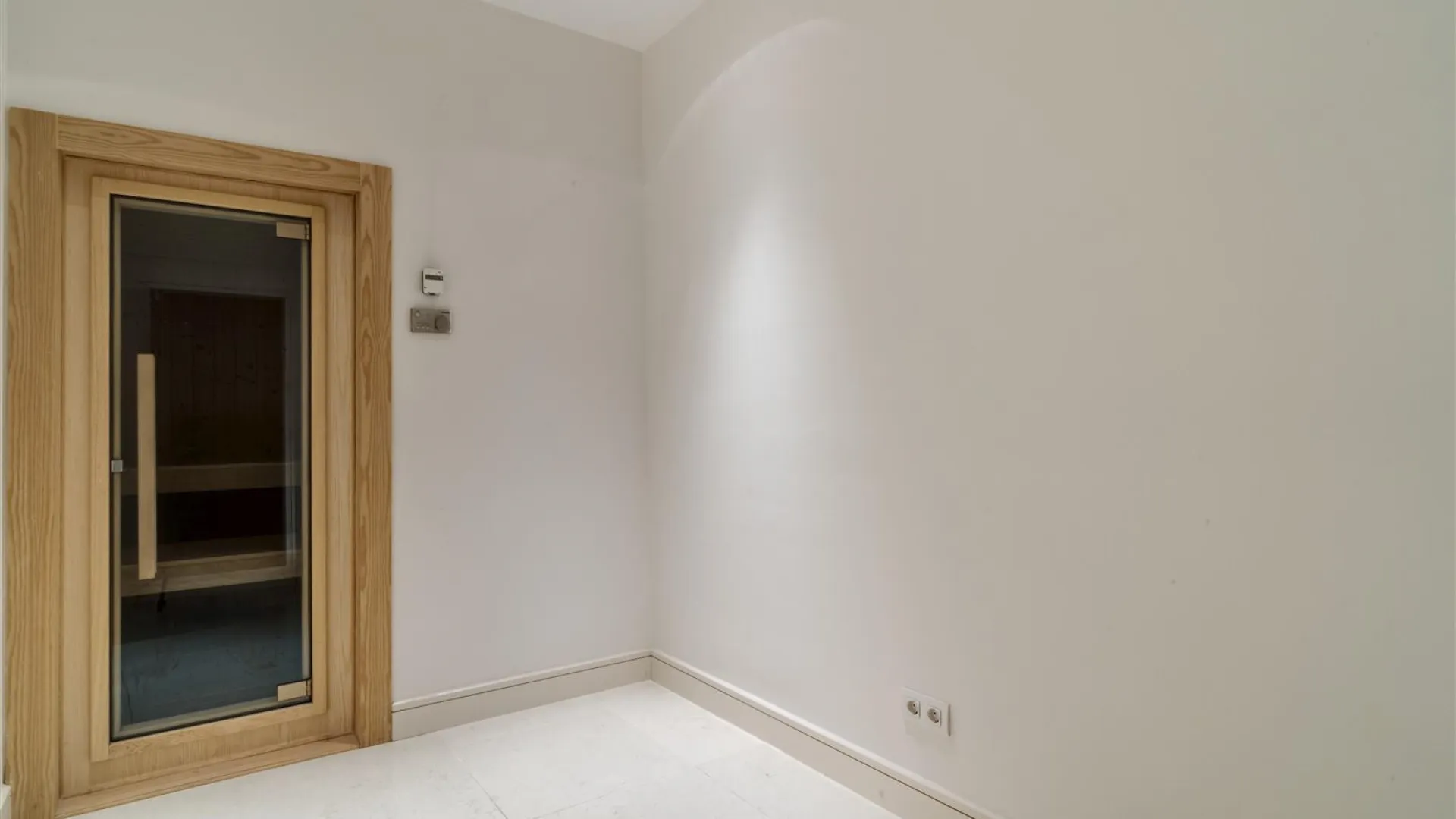 Villa a la venta en Lomas de Magna Marbella de 6 dormitorios